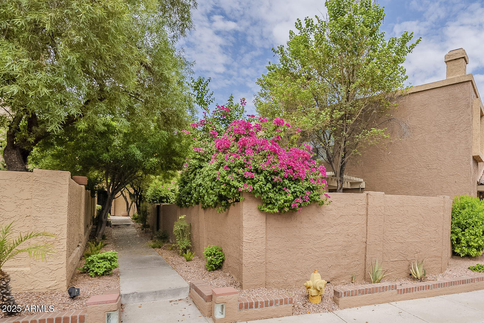 10409 N 10TH Street, 1