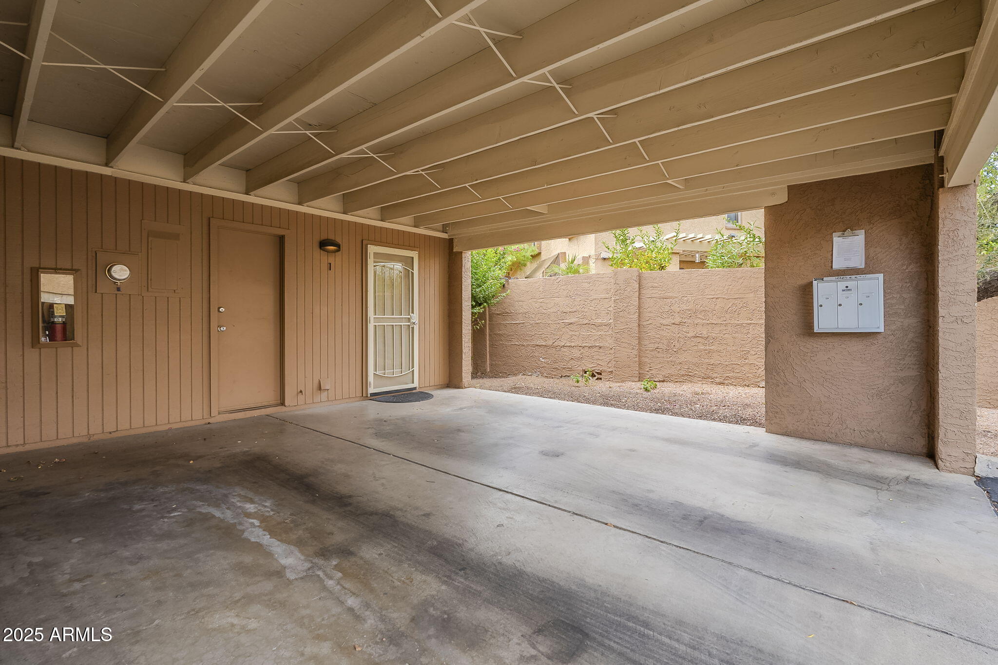 10409 N 10TH Street, 1