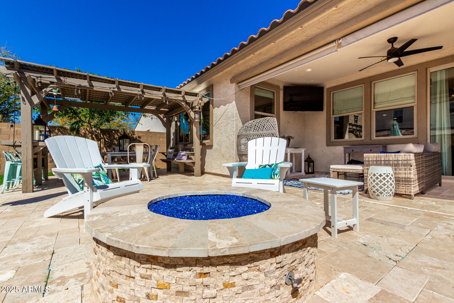 10043 W FOOTHILL Drive