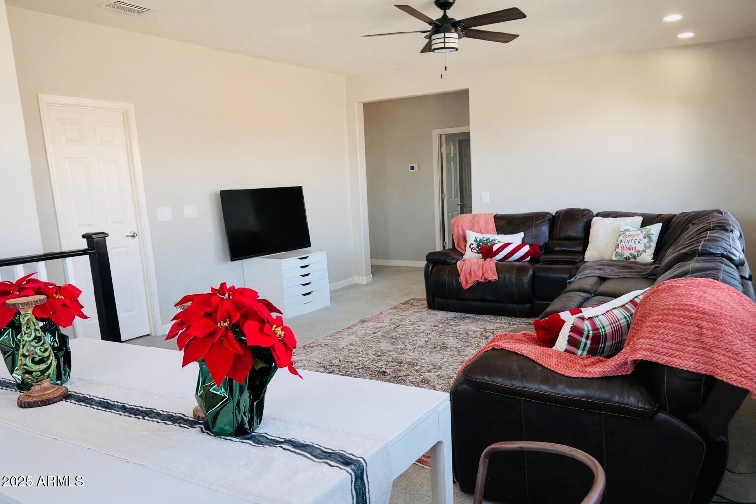 10043 W FOOTHILL Drive