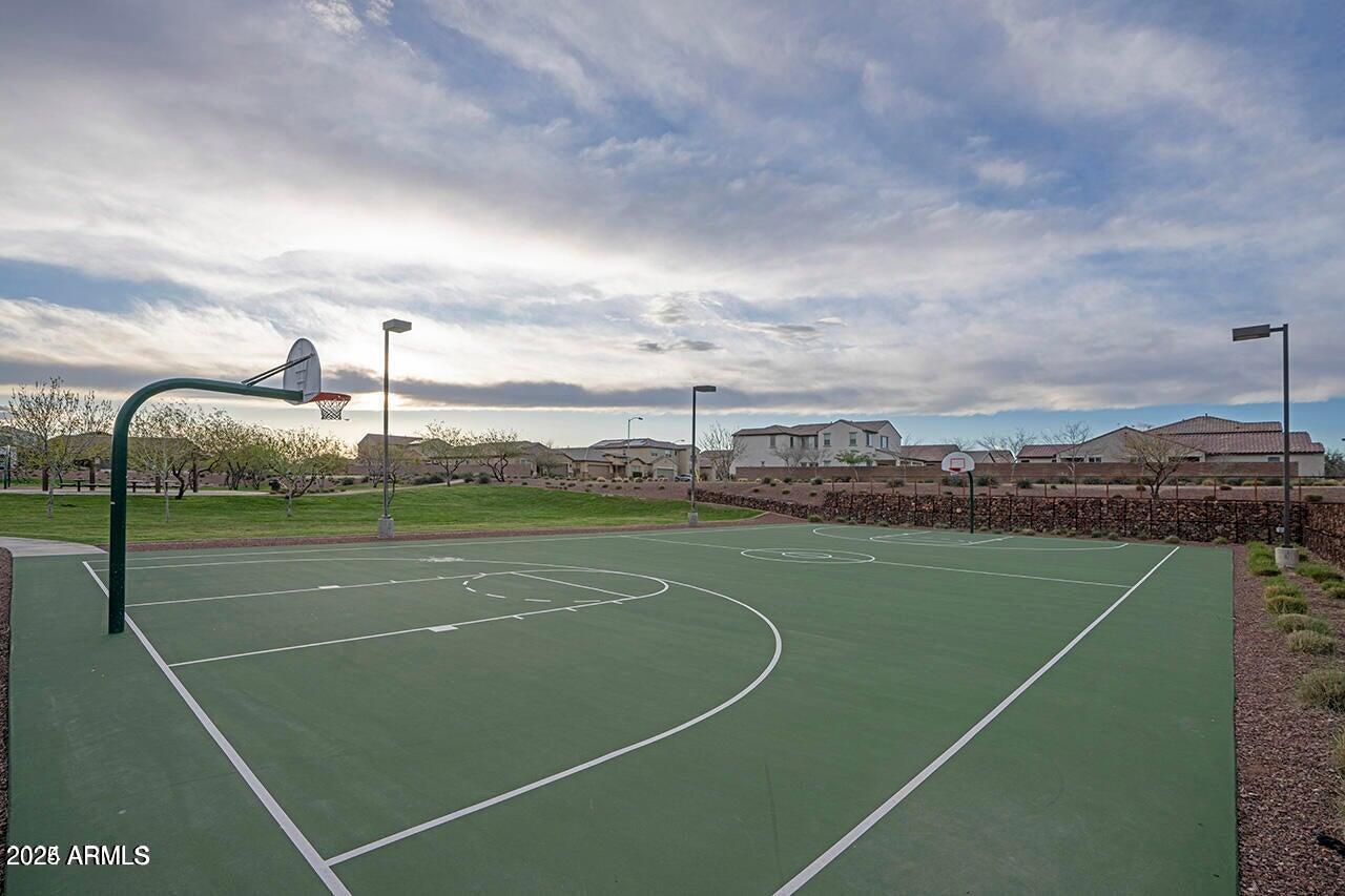 10043 W FOOTHILL Drive