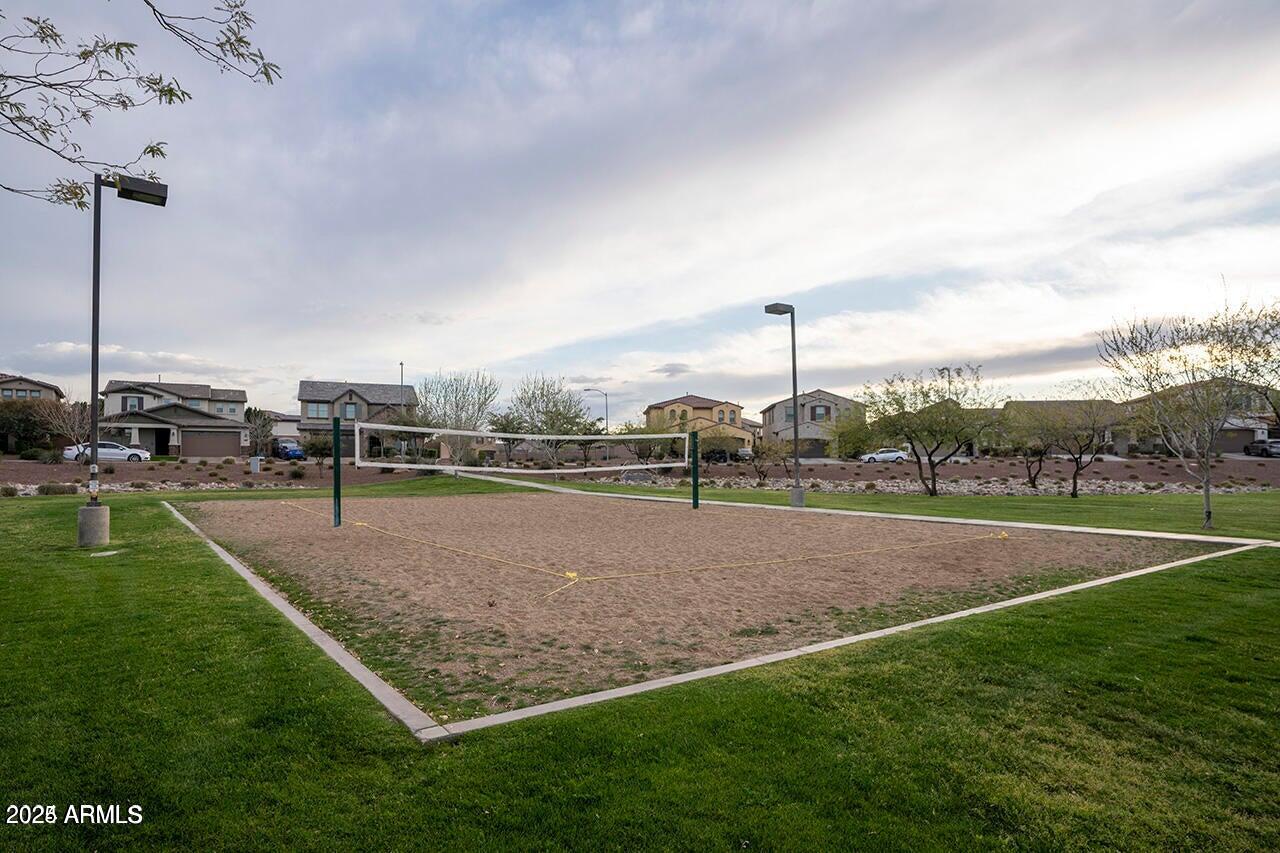 10043 W FOOTHILL Drive