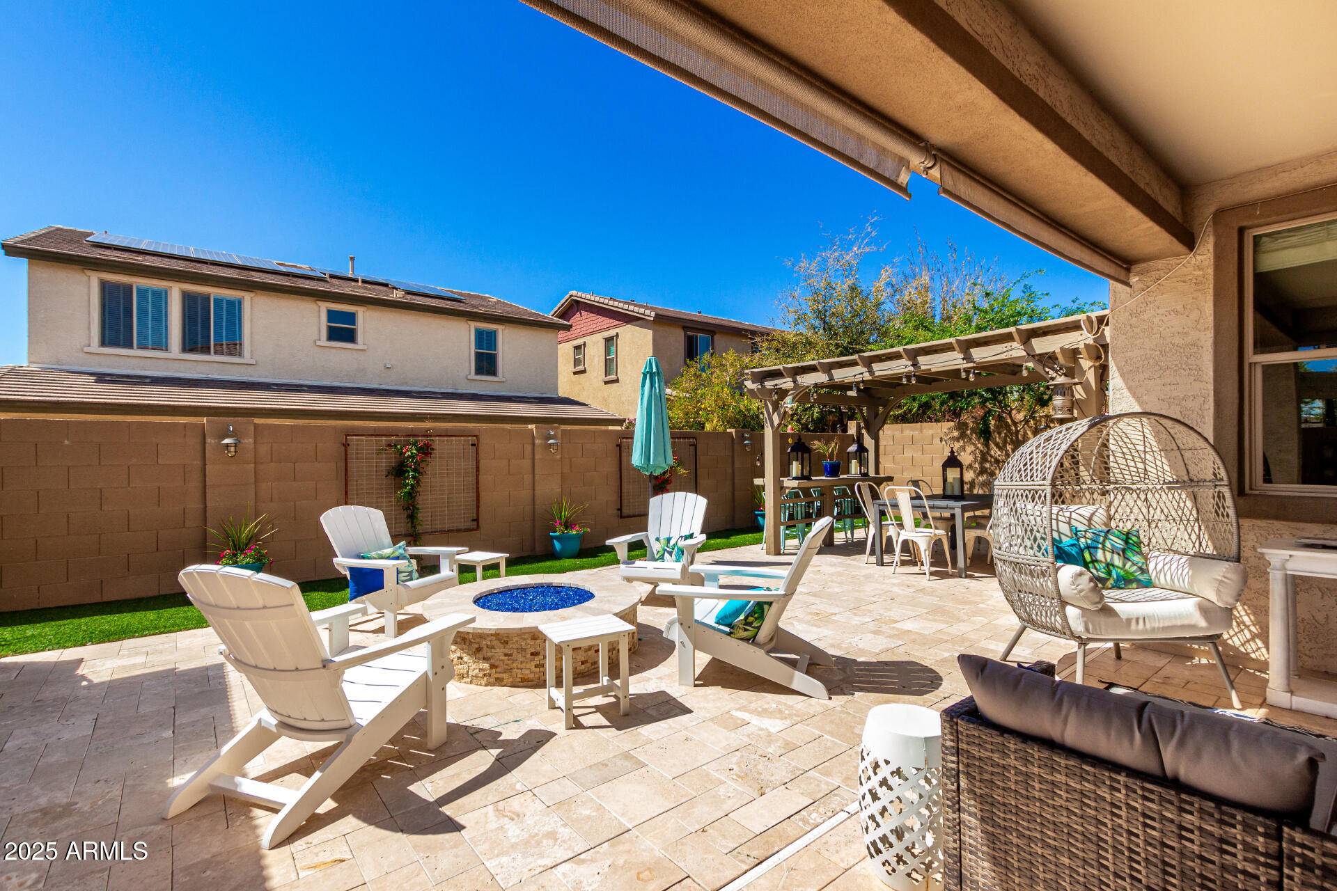 10043 W FOOTHILL Drive