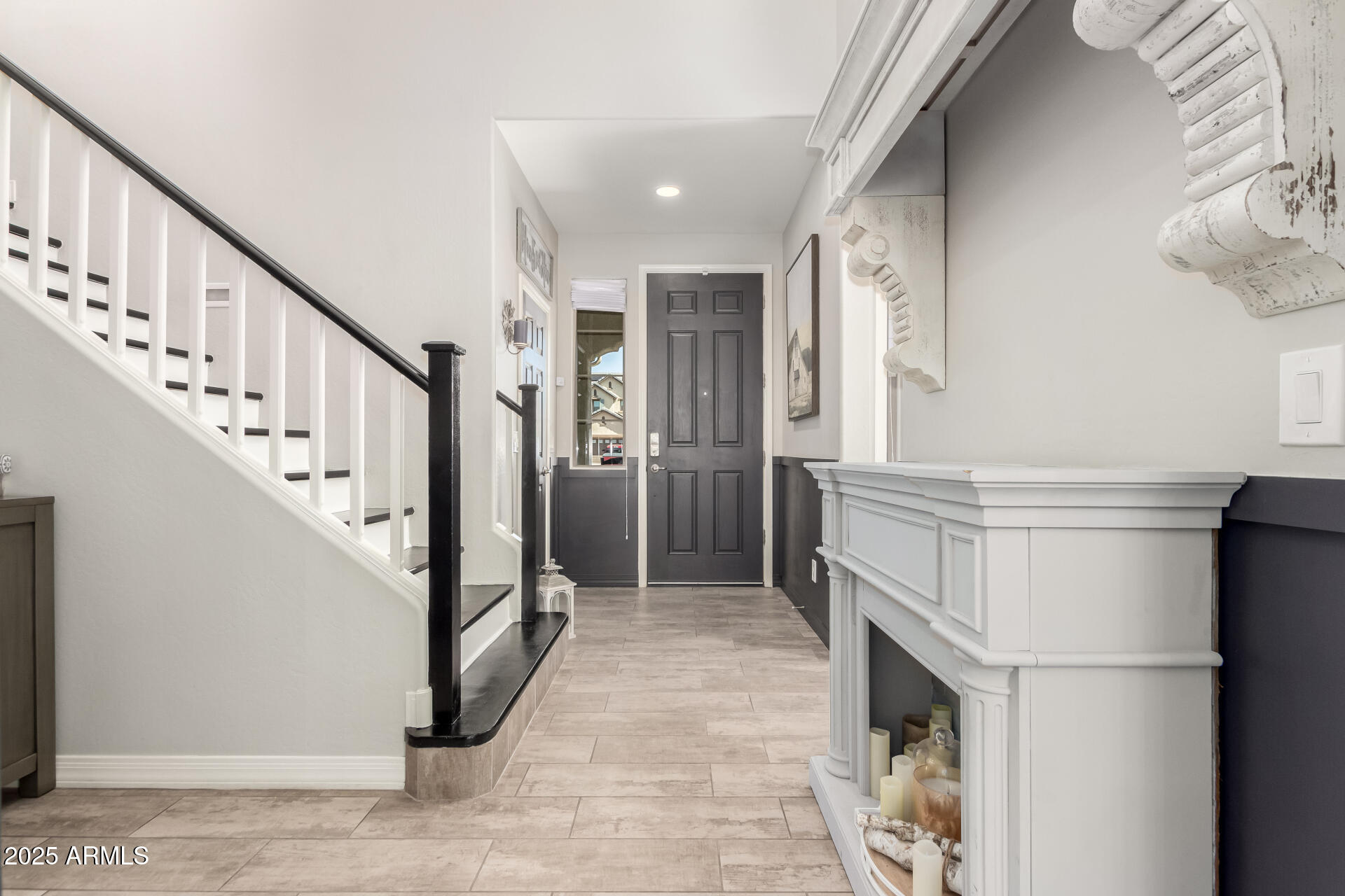 10043 W FOOTHILL Drive