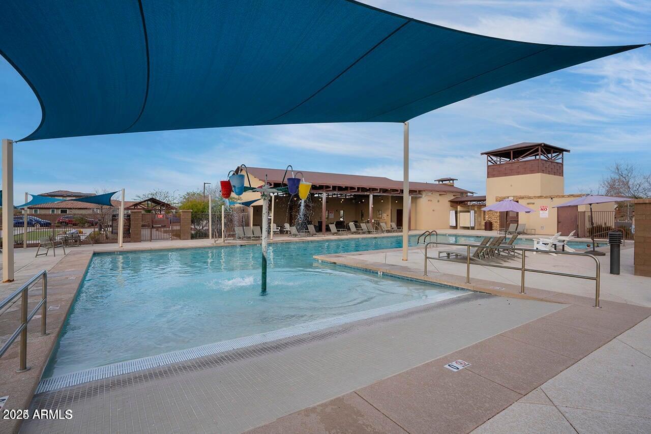 10043 W FOOTHILL Drive