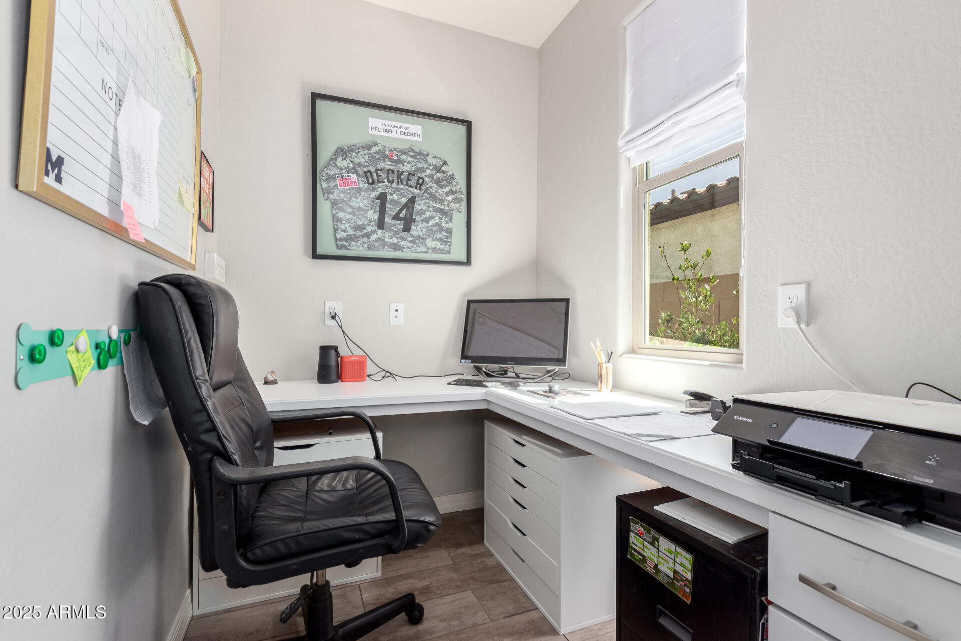 10043 W FOOTHILL Drive