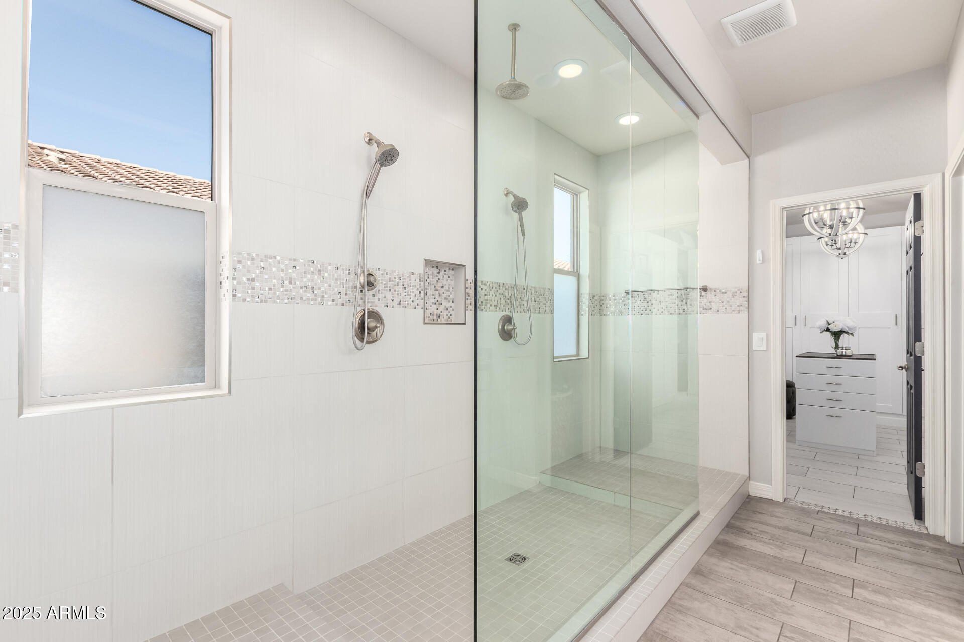 10043 W FOOTHILL Drive