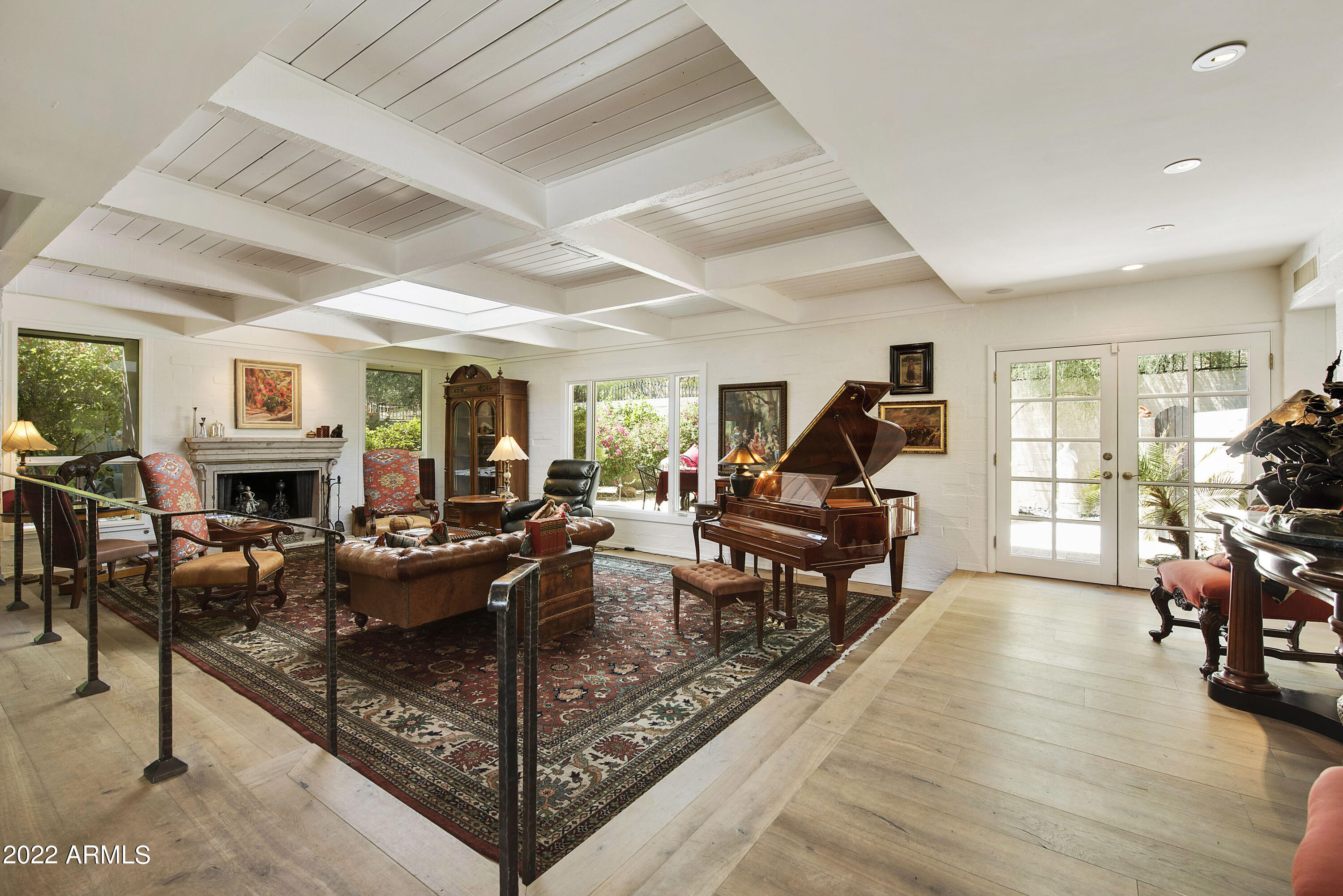 5434 E LINCOLN Drive, 72