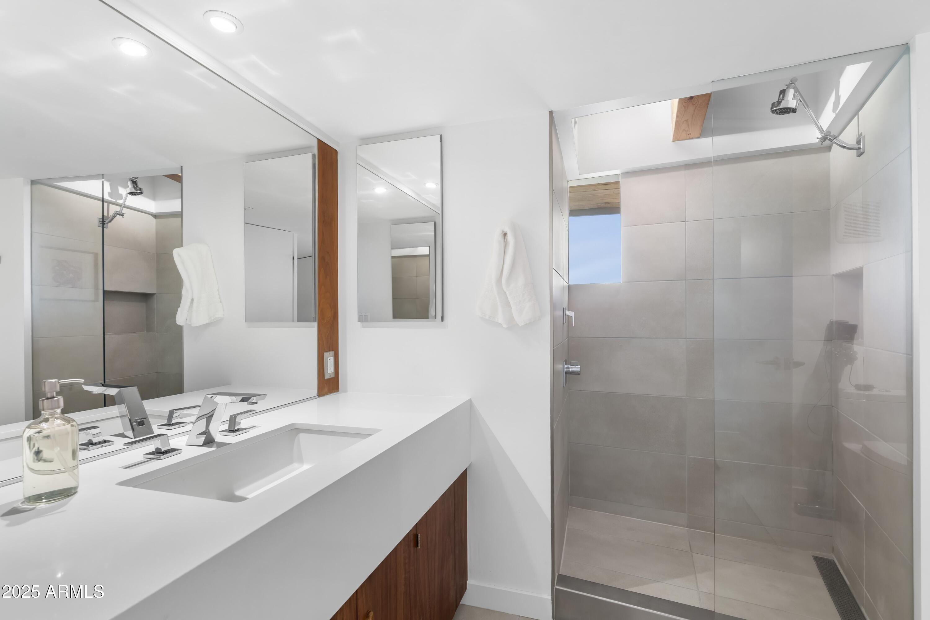 7915 E PRIMROSE Path