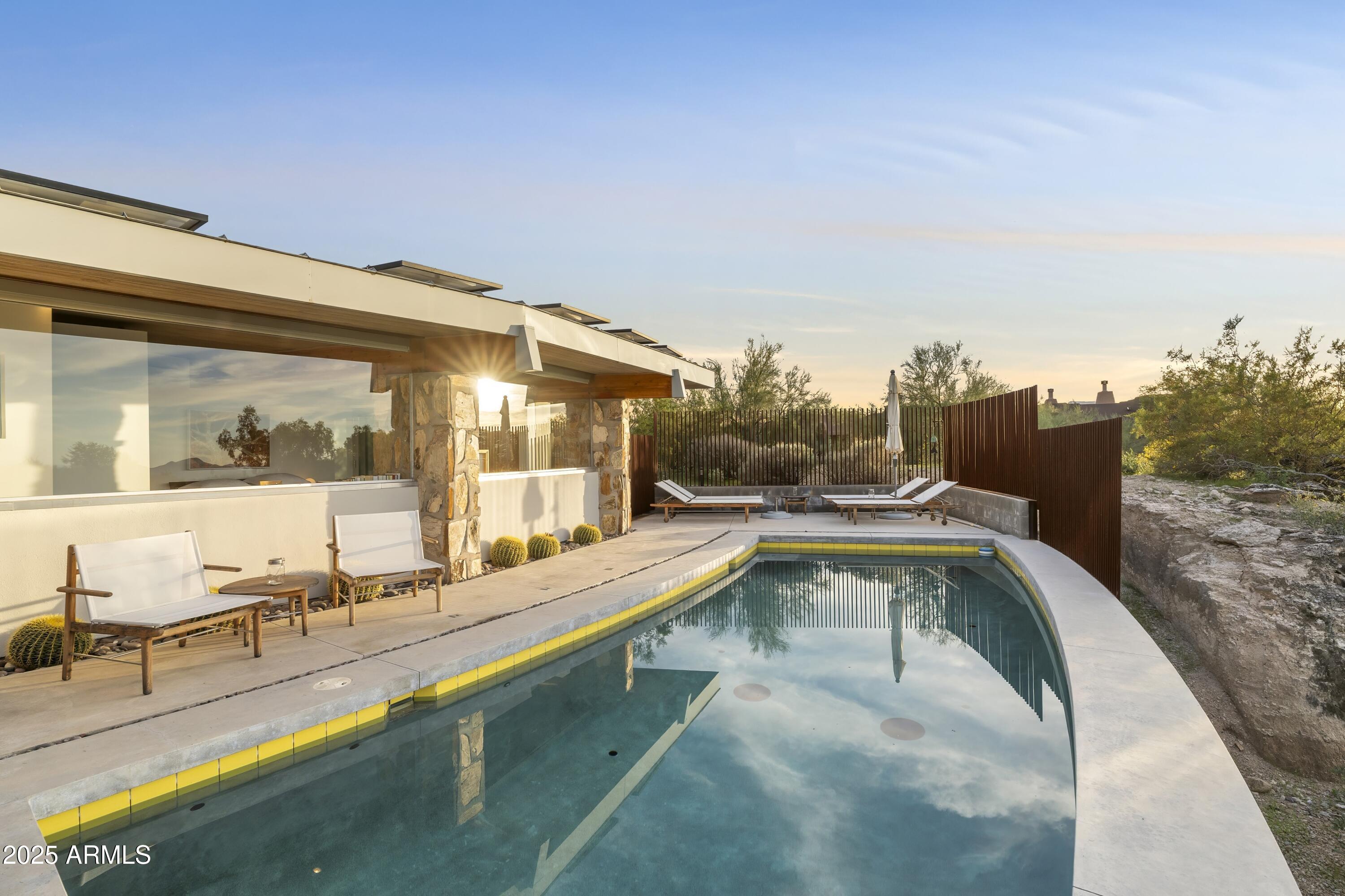 7915 E PRIMROSE Path