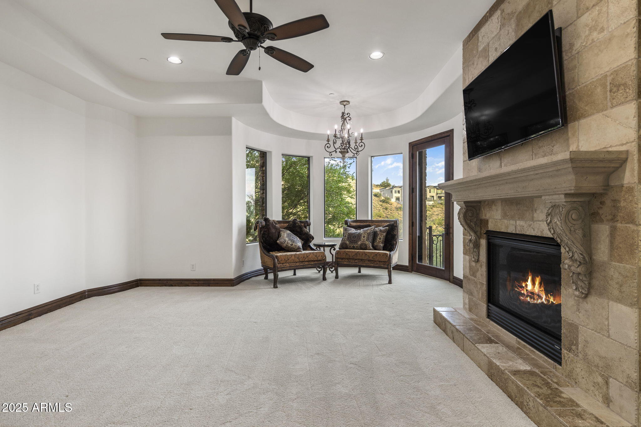 10537 N CRESTVIEW Drive