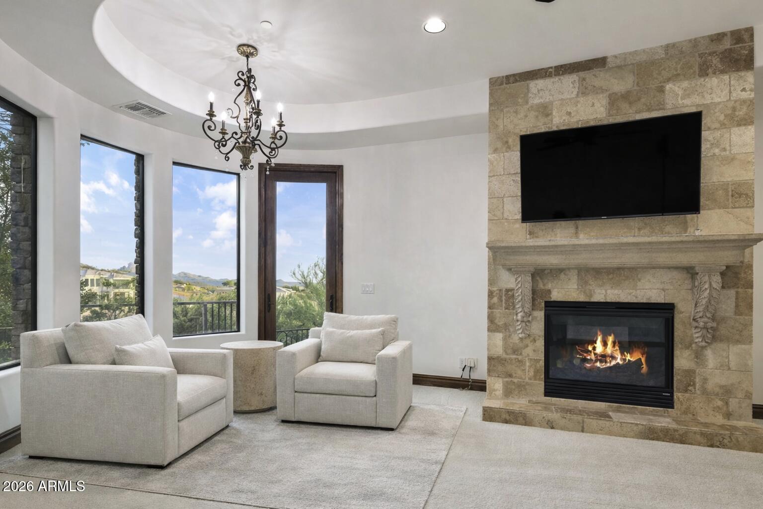 10537 N CRESTVIEW Drive