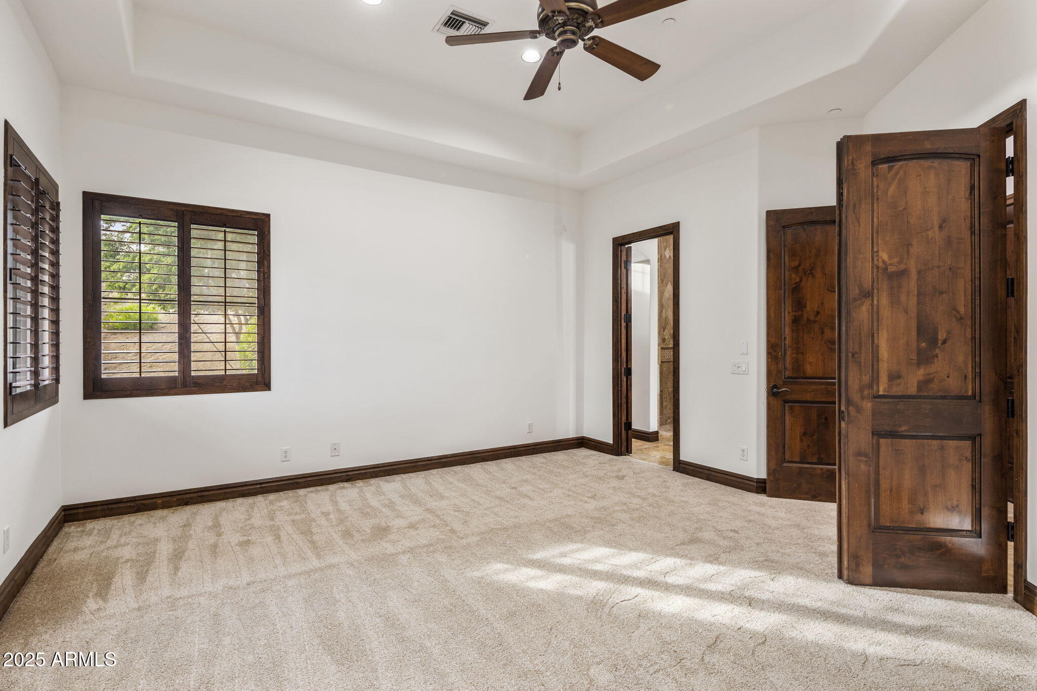 10537 N CRESTVIEW Drive