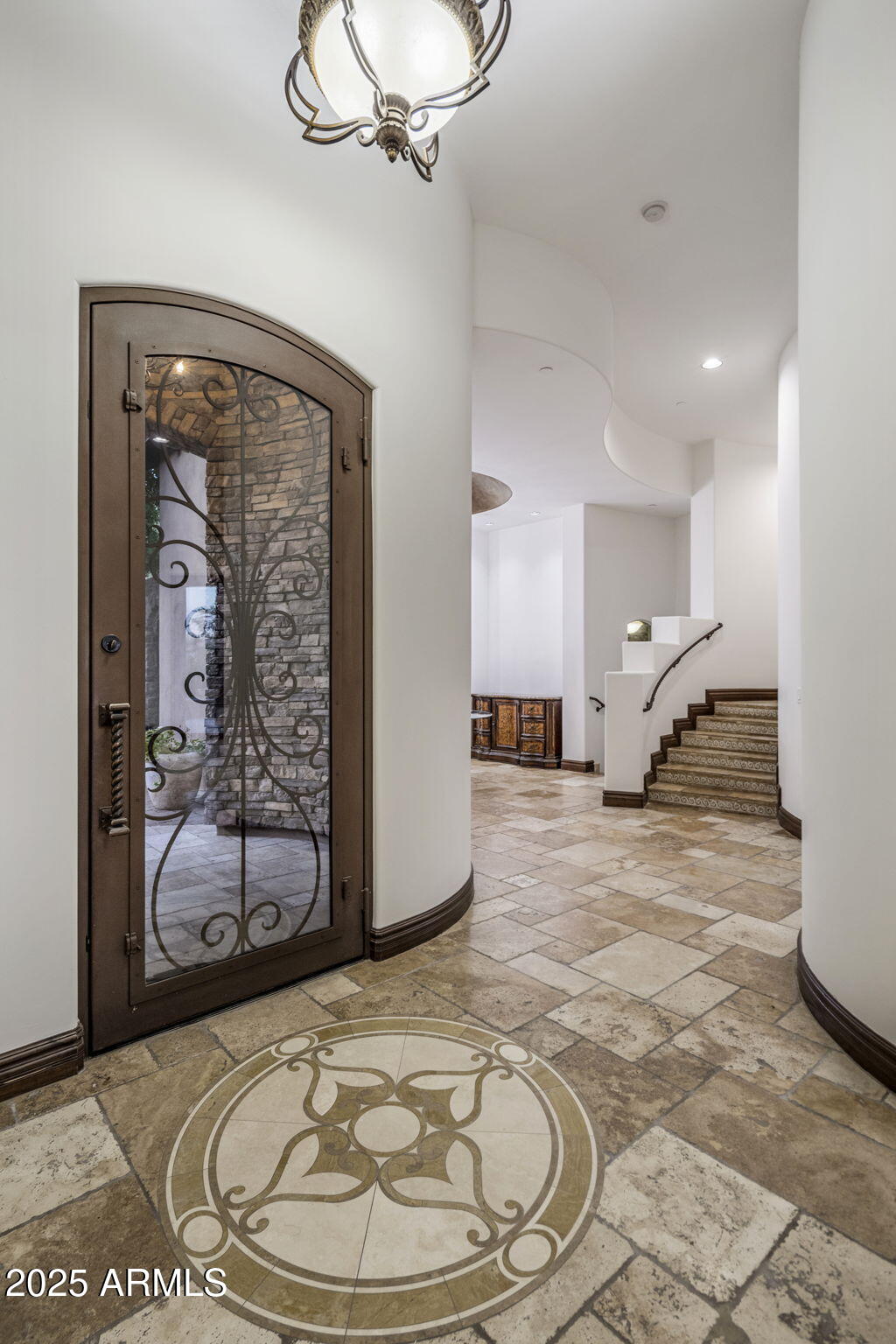 10537 N CRESTVIEW Drive