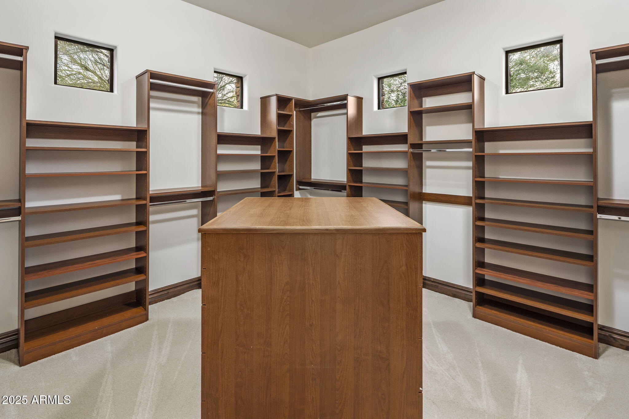 10537 N CRESTVIEW Drive