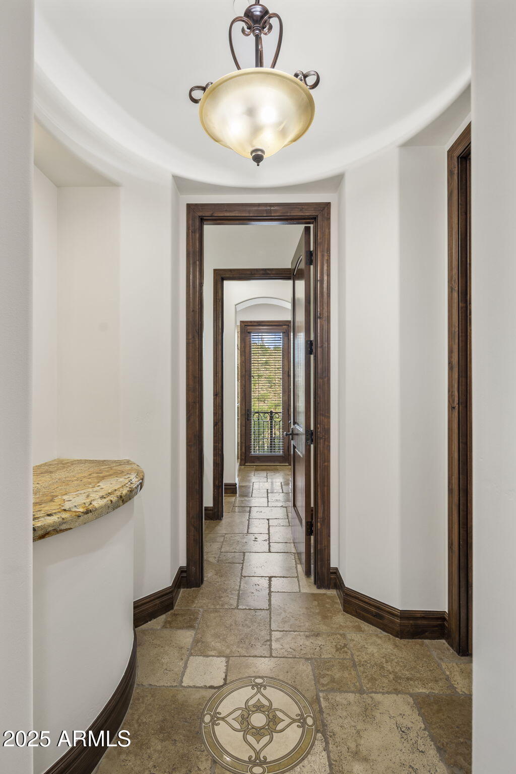 10537 N CRESTVIEW Drive