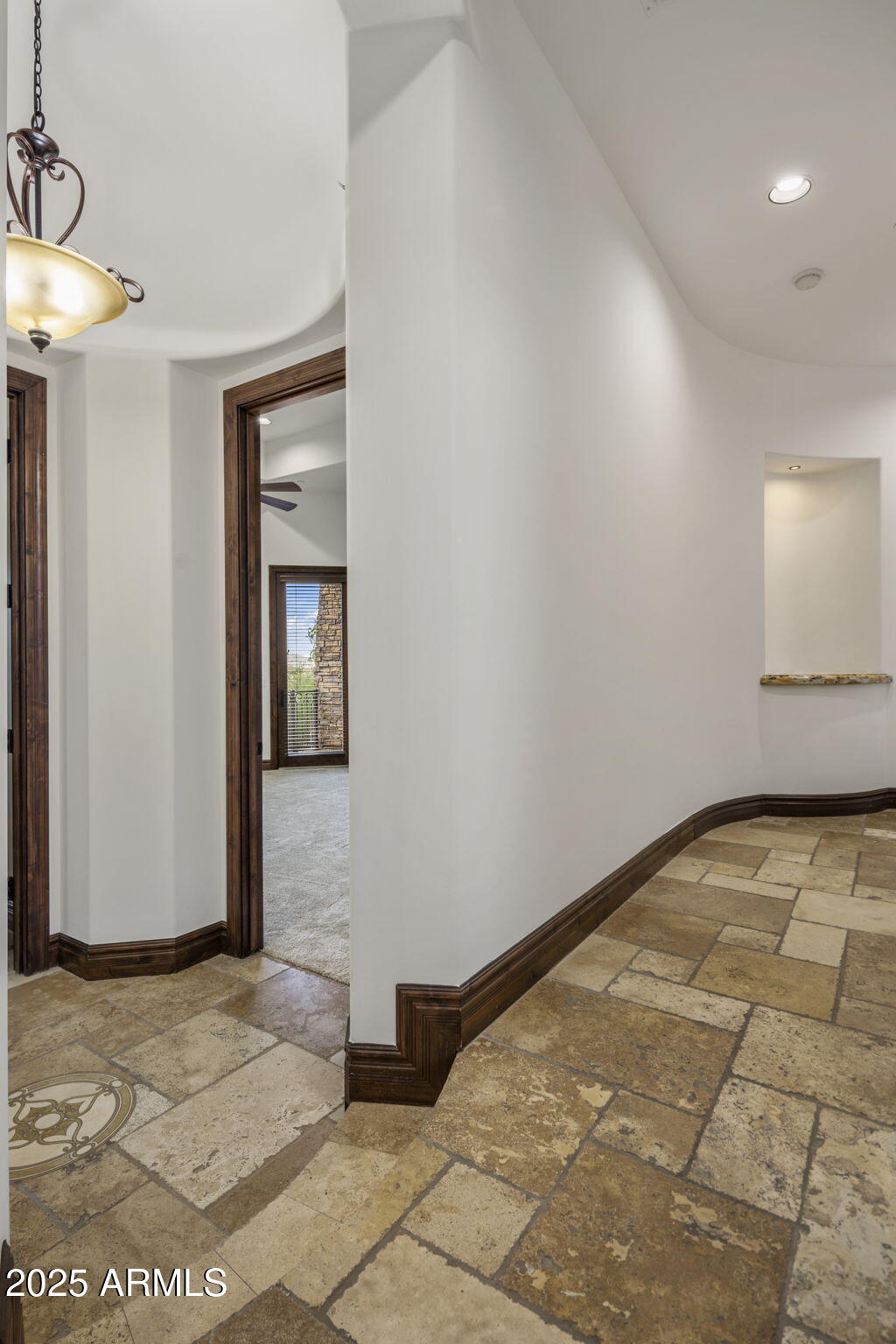 10537 N CRESTVIEW Drive