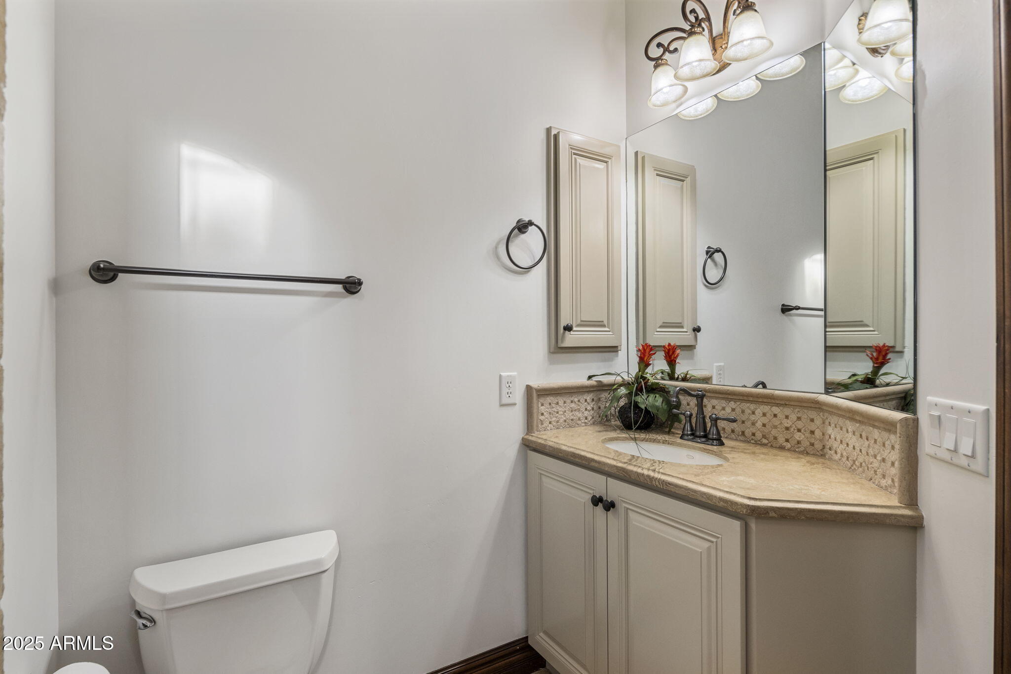 10537 N CRESTVIEW Drive