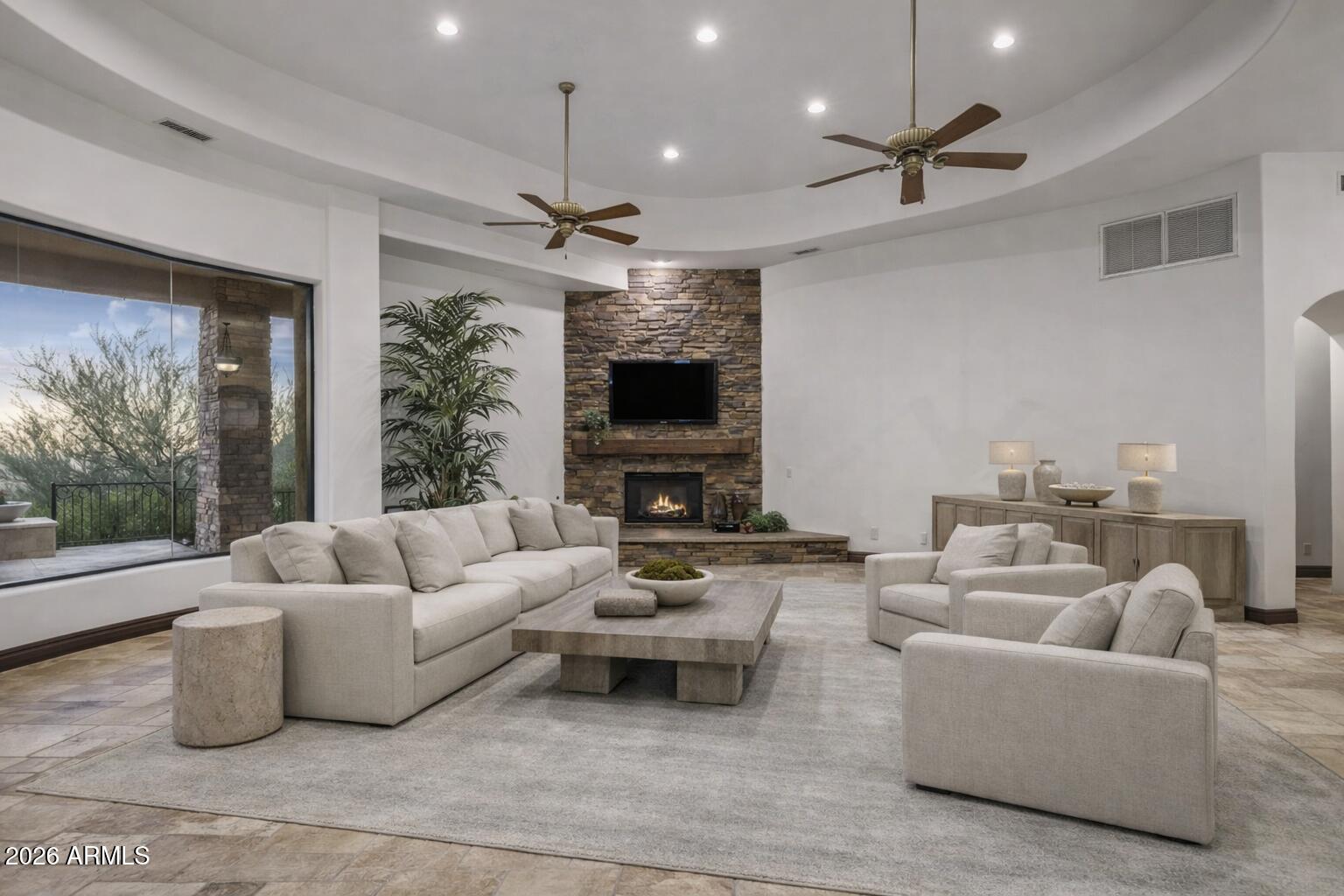 10537 N CRESTVIEW Drive