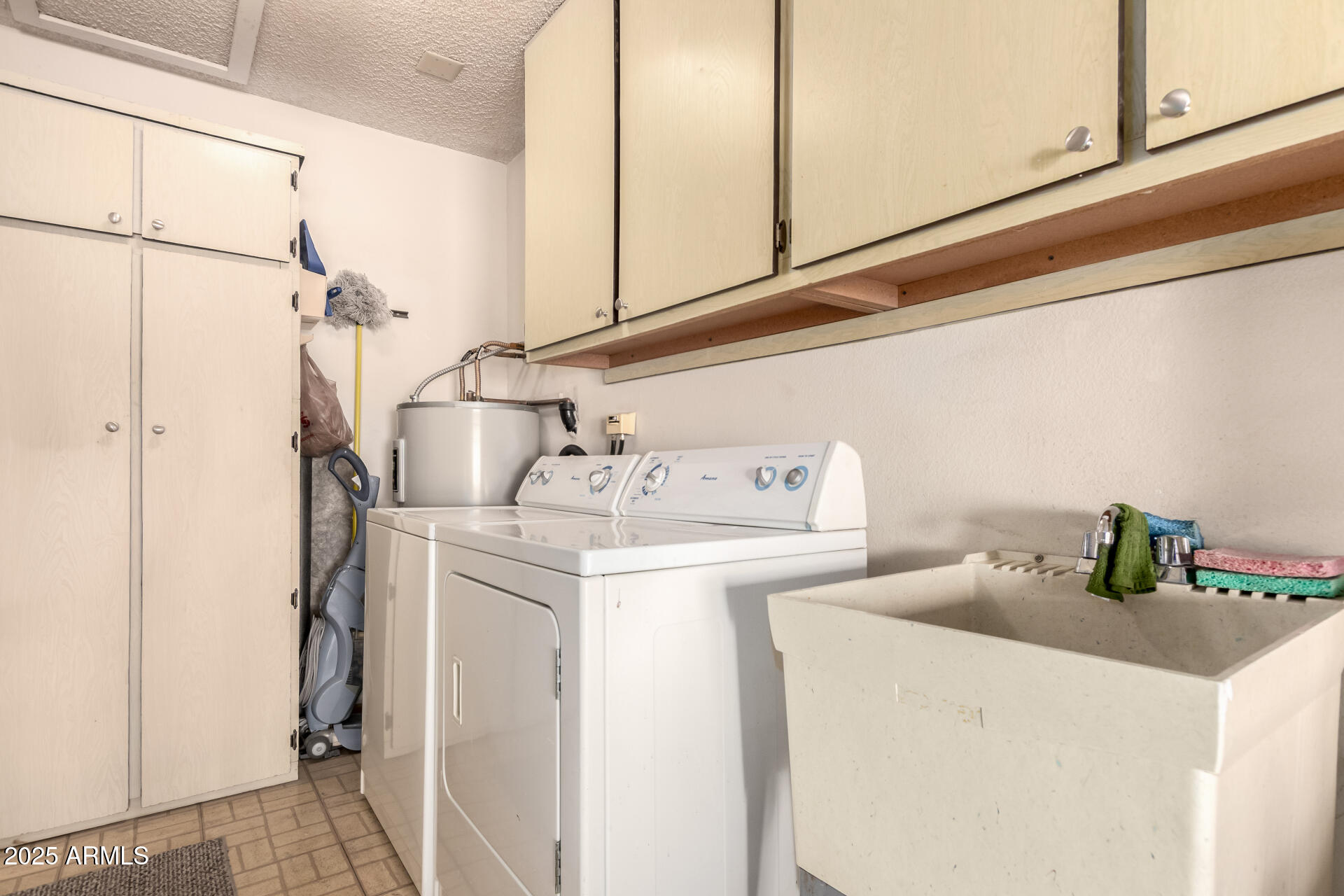 13412 W DESERT GLEN Drive