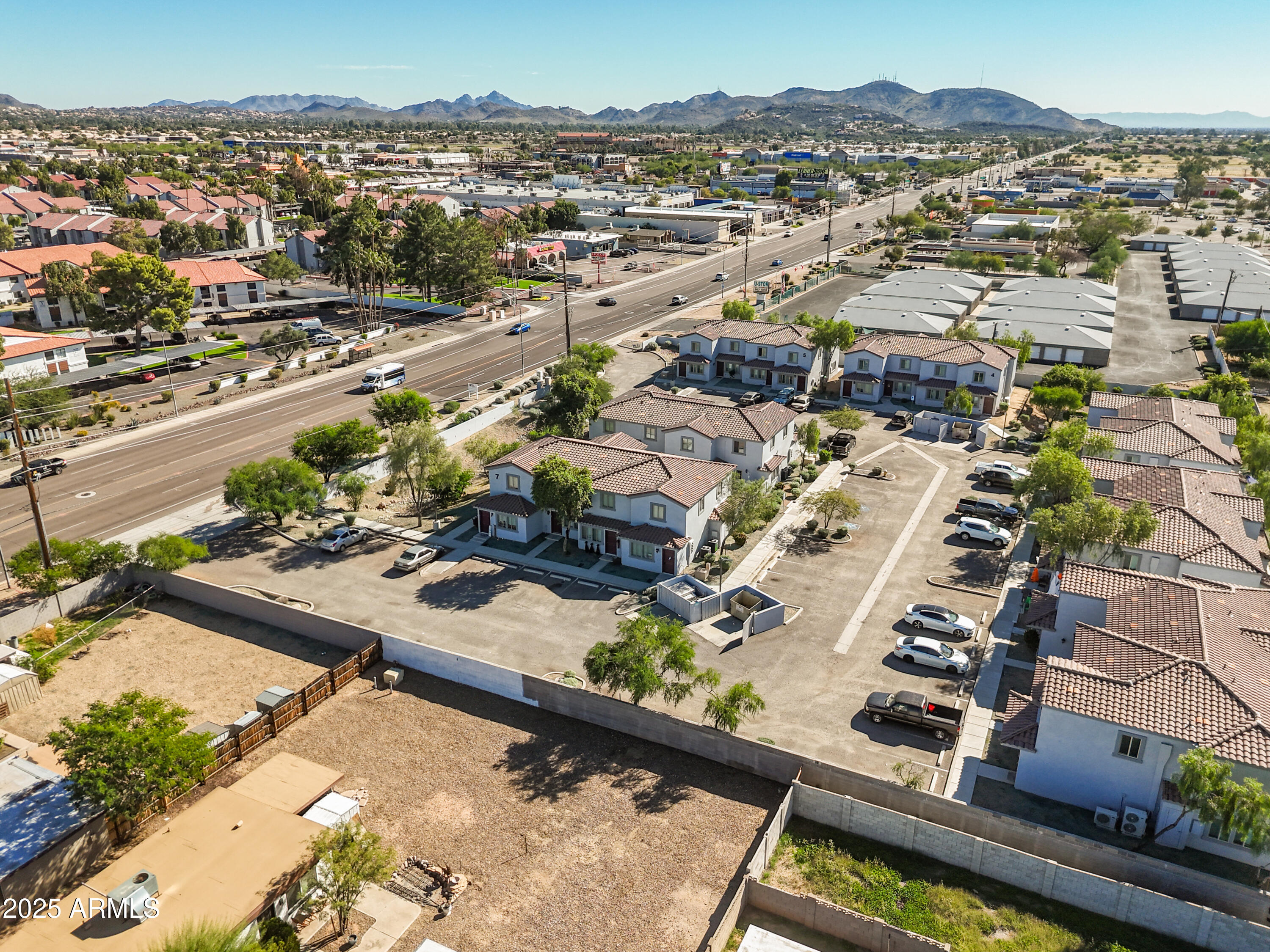 1925 W VILLAGE Drive