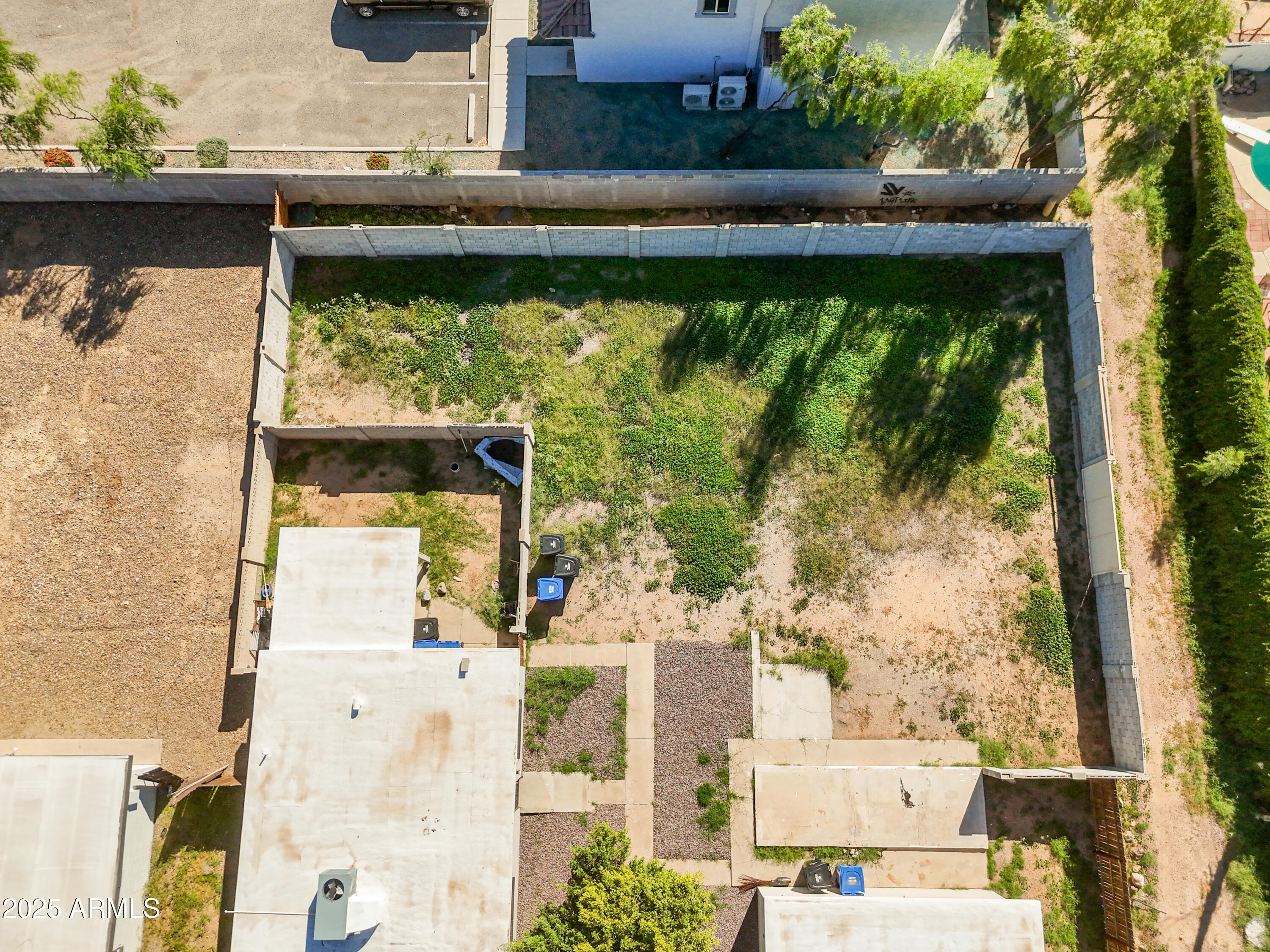 1925 W VILLAGE Drive