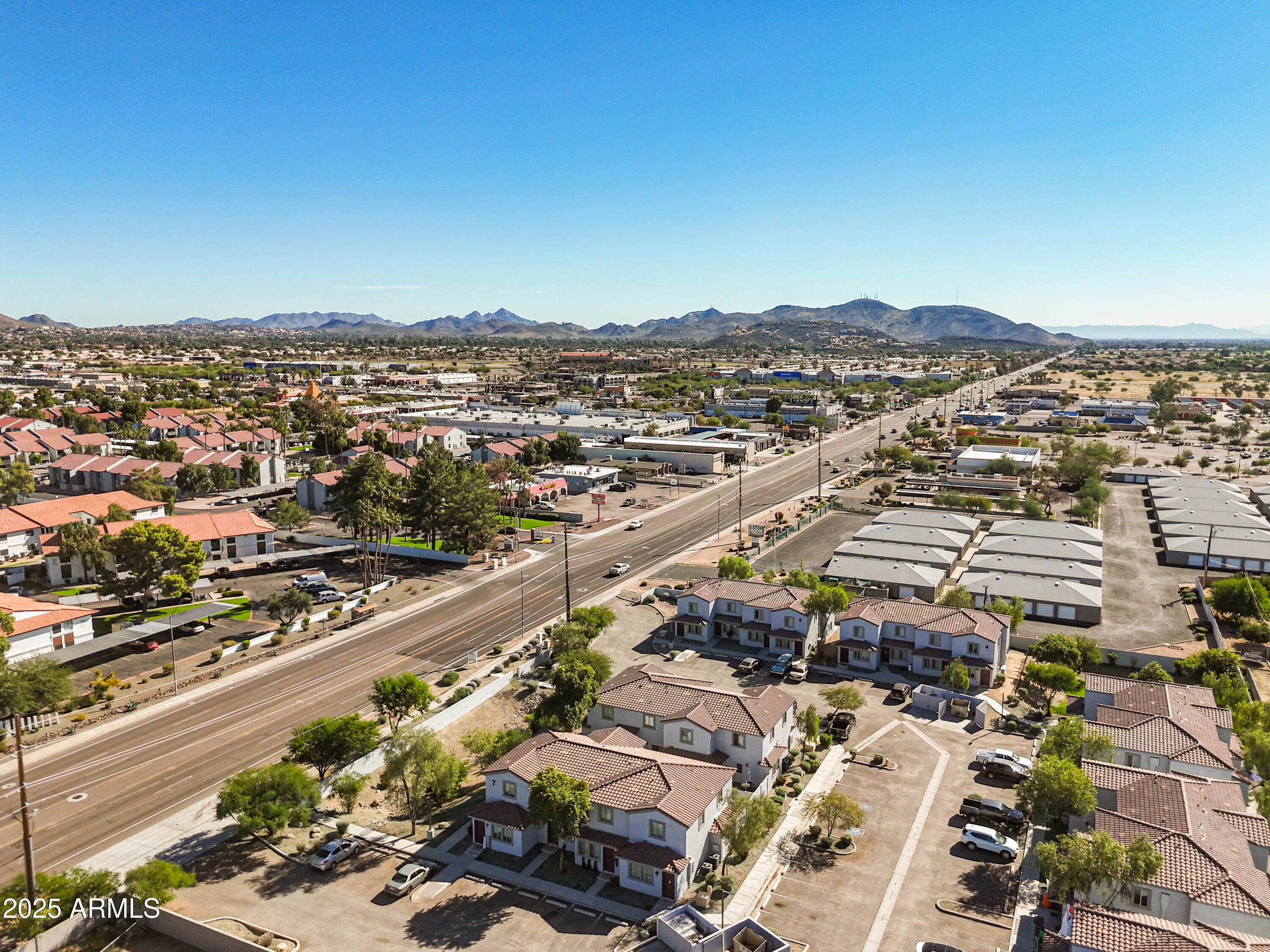 1925 W VILLAGE Drive