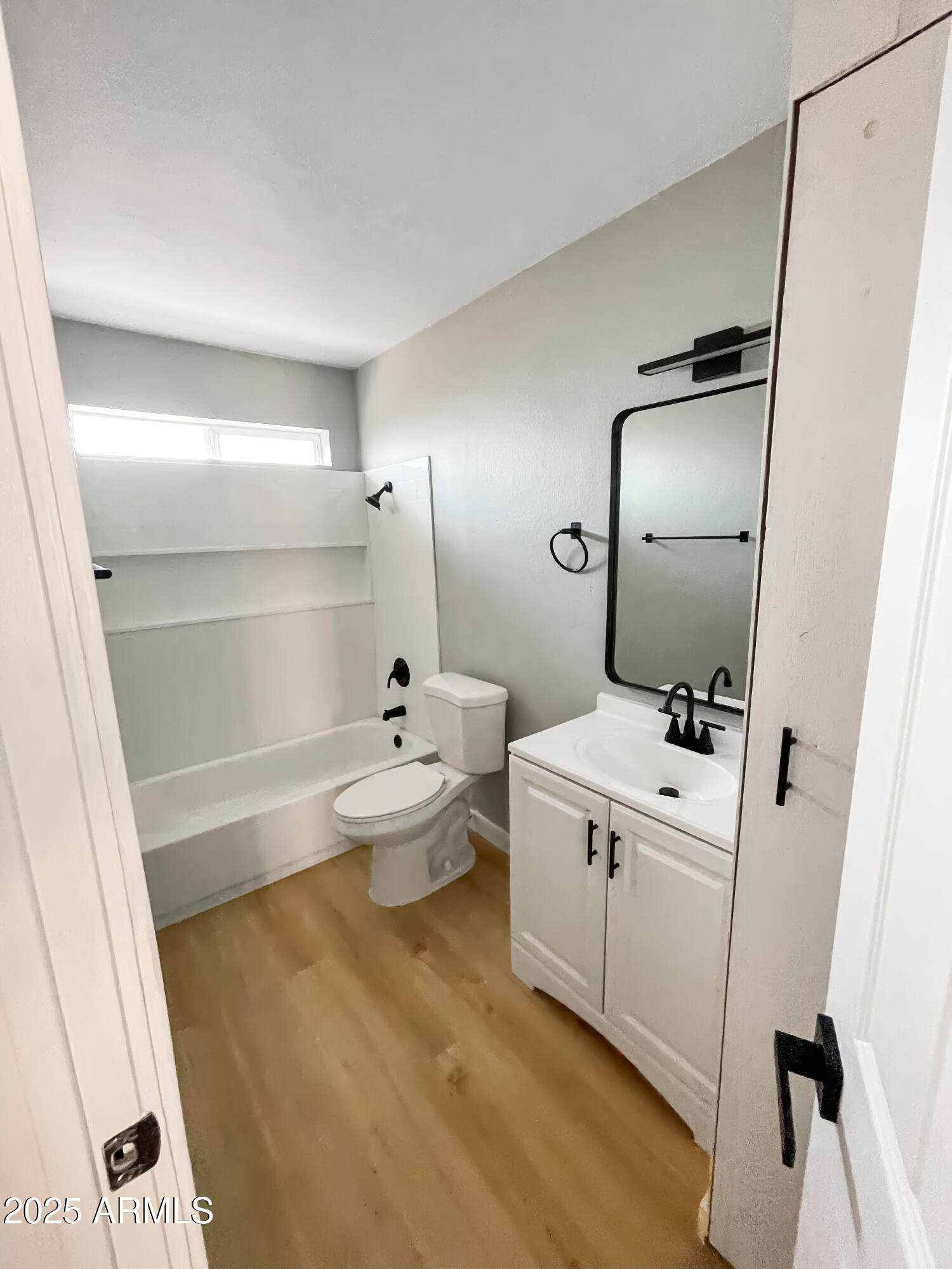 1925 W VILLAGE Drive