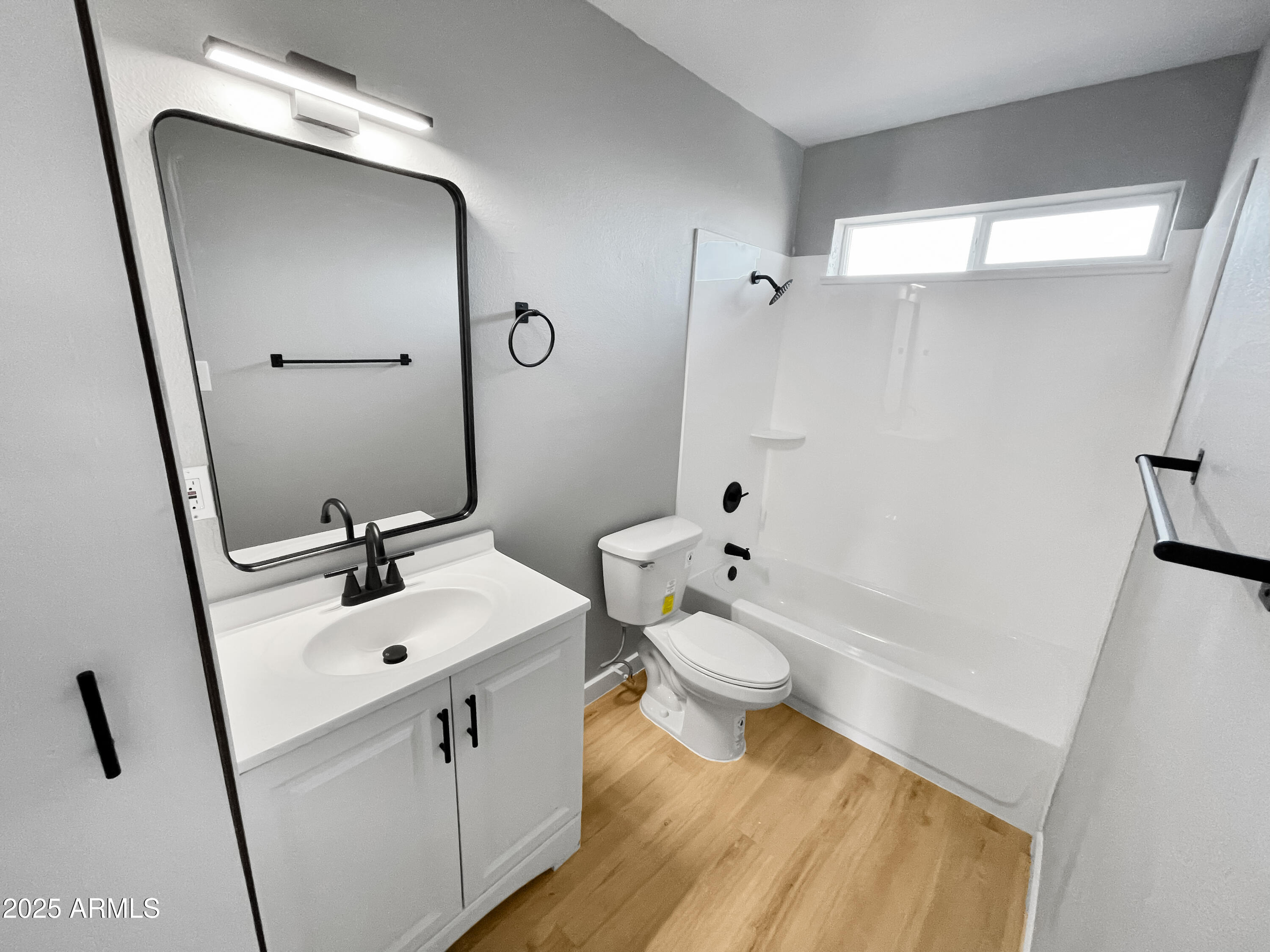 1925 W VILLAGE Drive