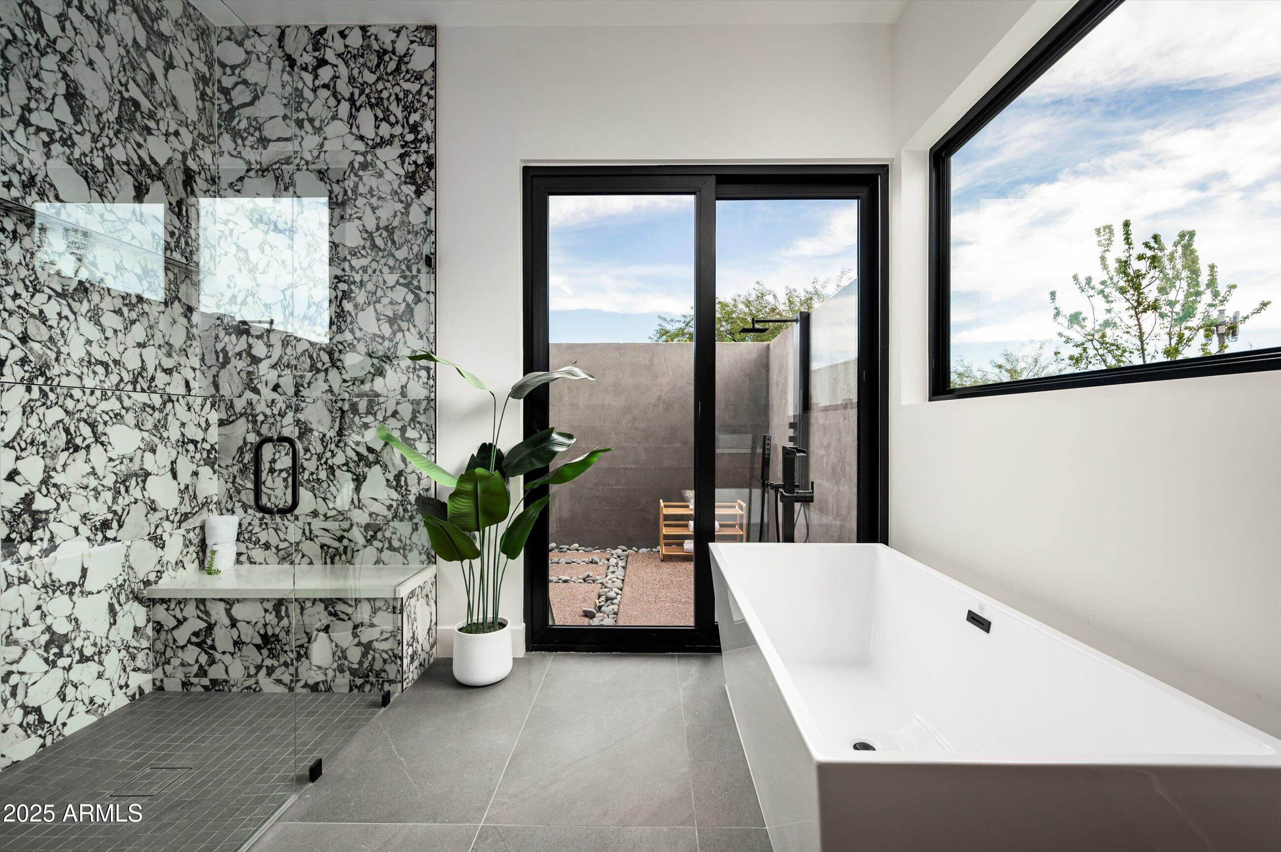 1831 E PALMAIRE Avenue