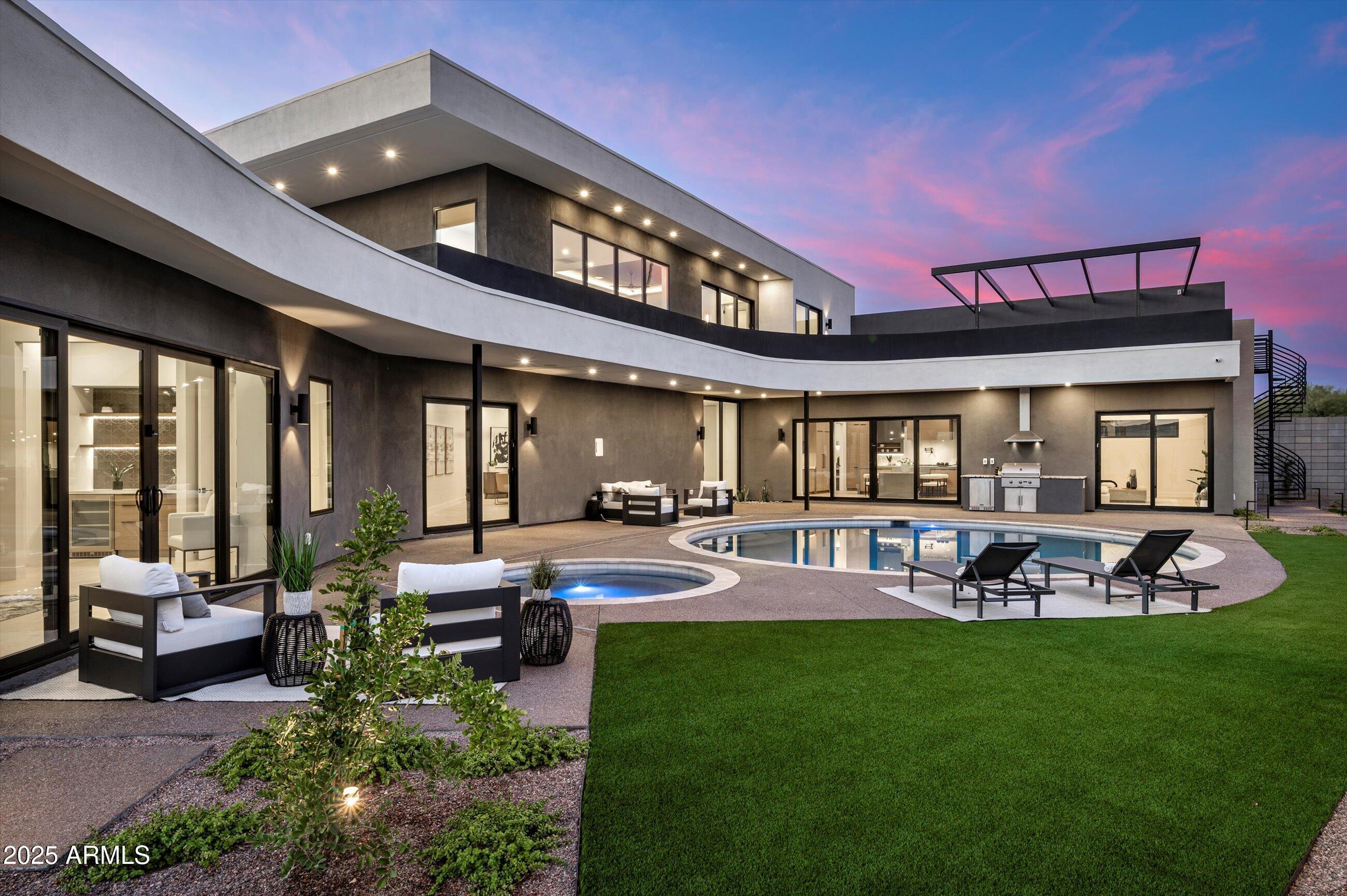 1831 E PALMAIRE Avenue