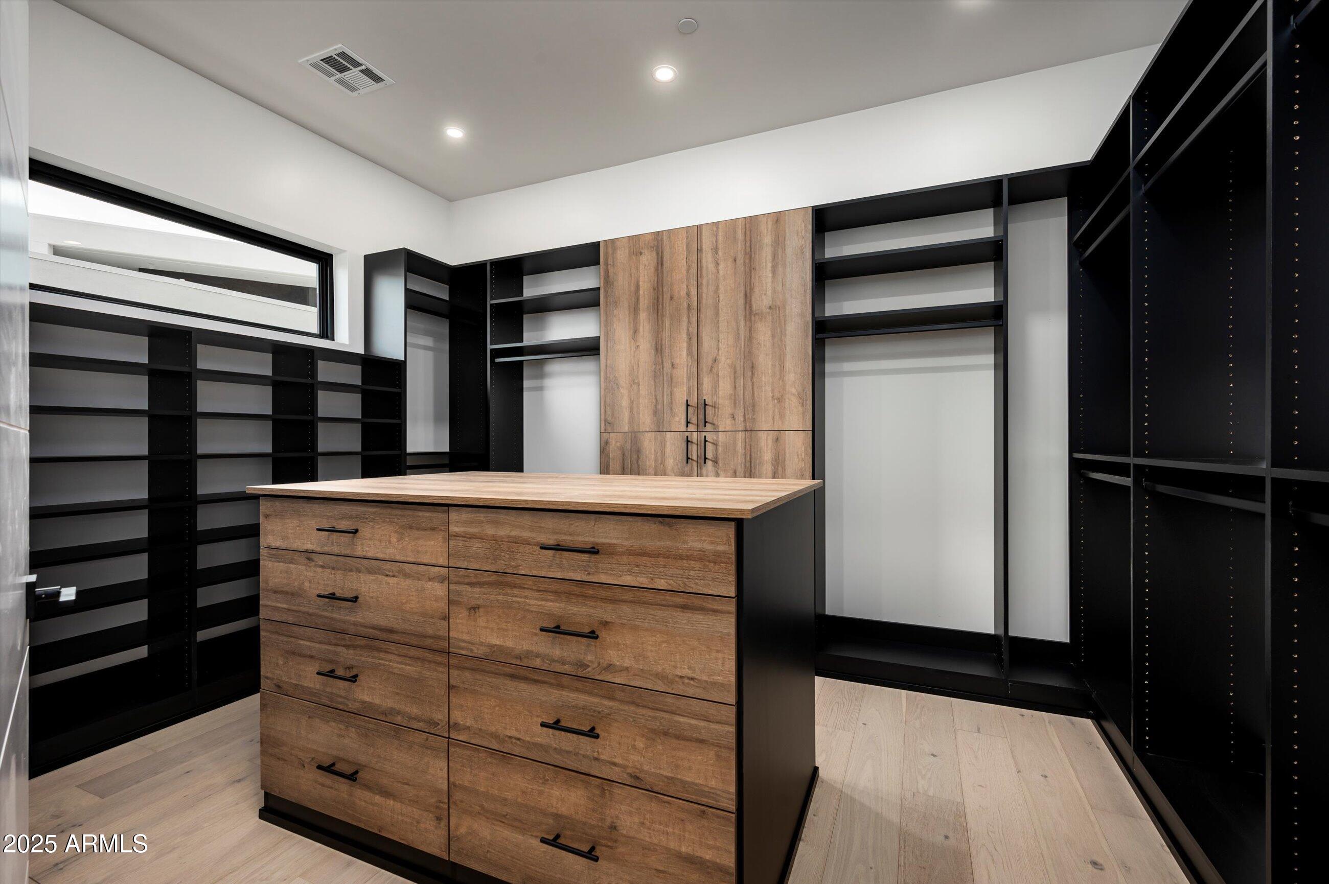 1831 E PALMAIRE Avenue