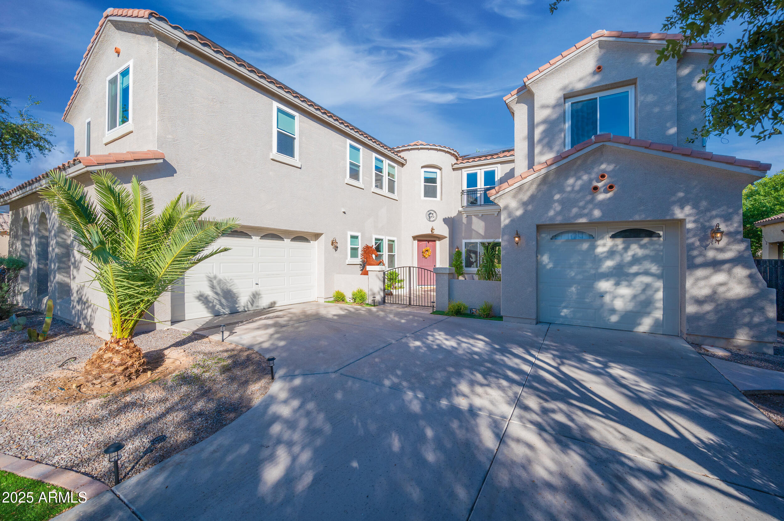 6311 S Roanoke Street