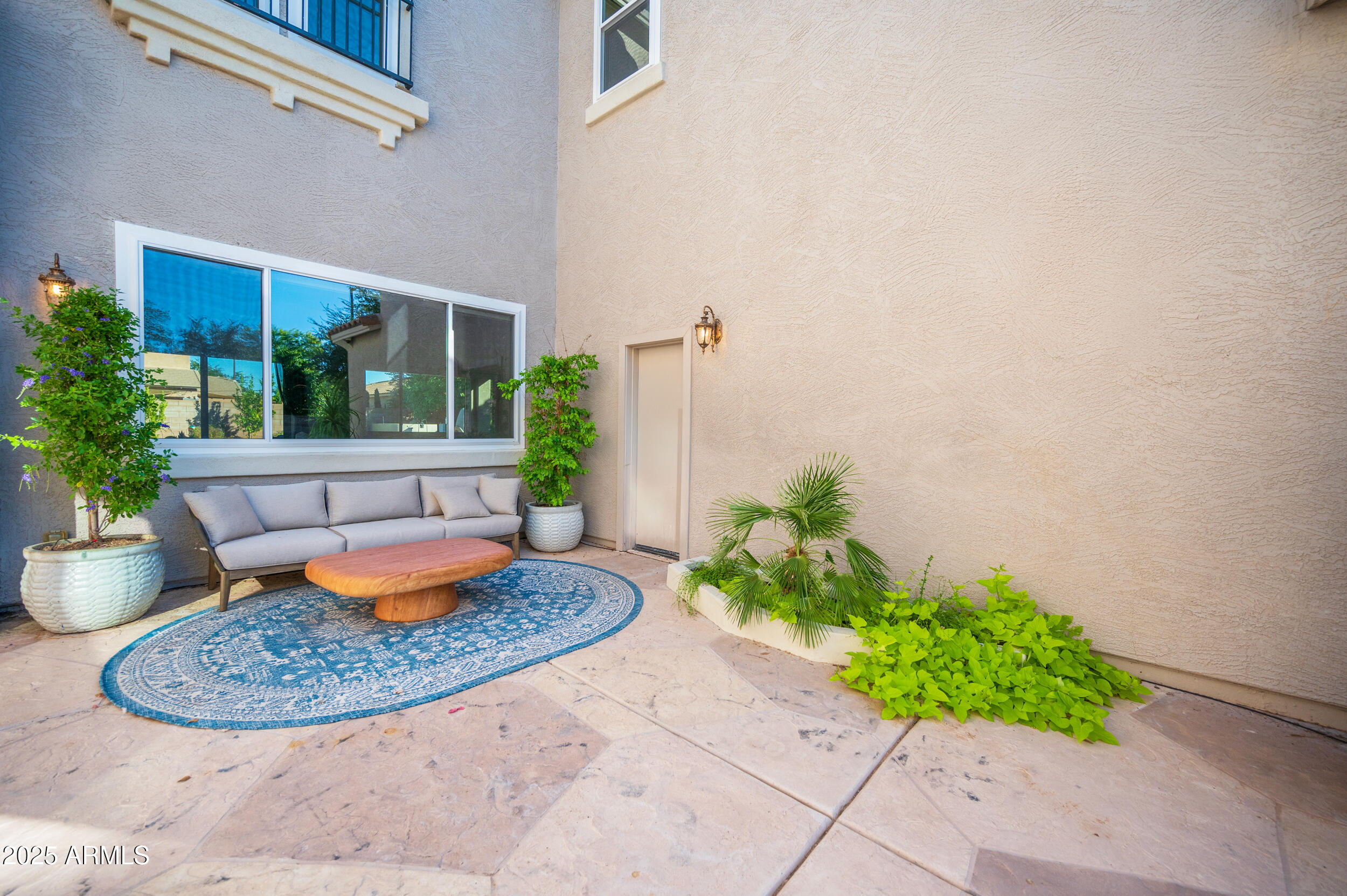 6311 S Roanoke Street