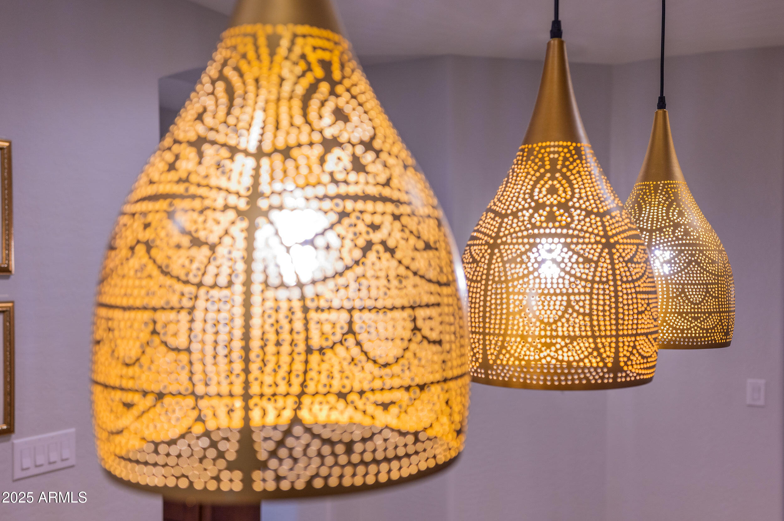 6311 S Roanoke Street