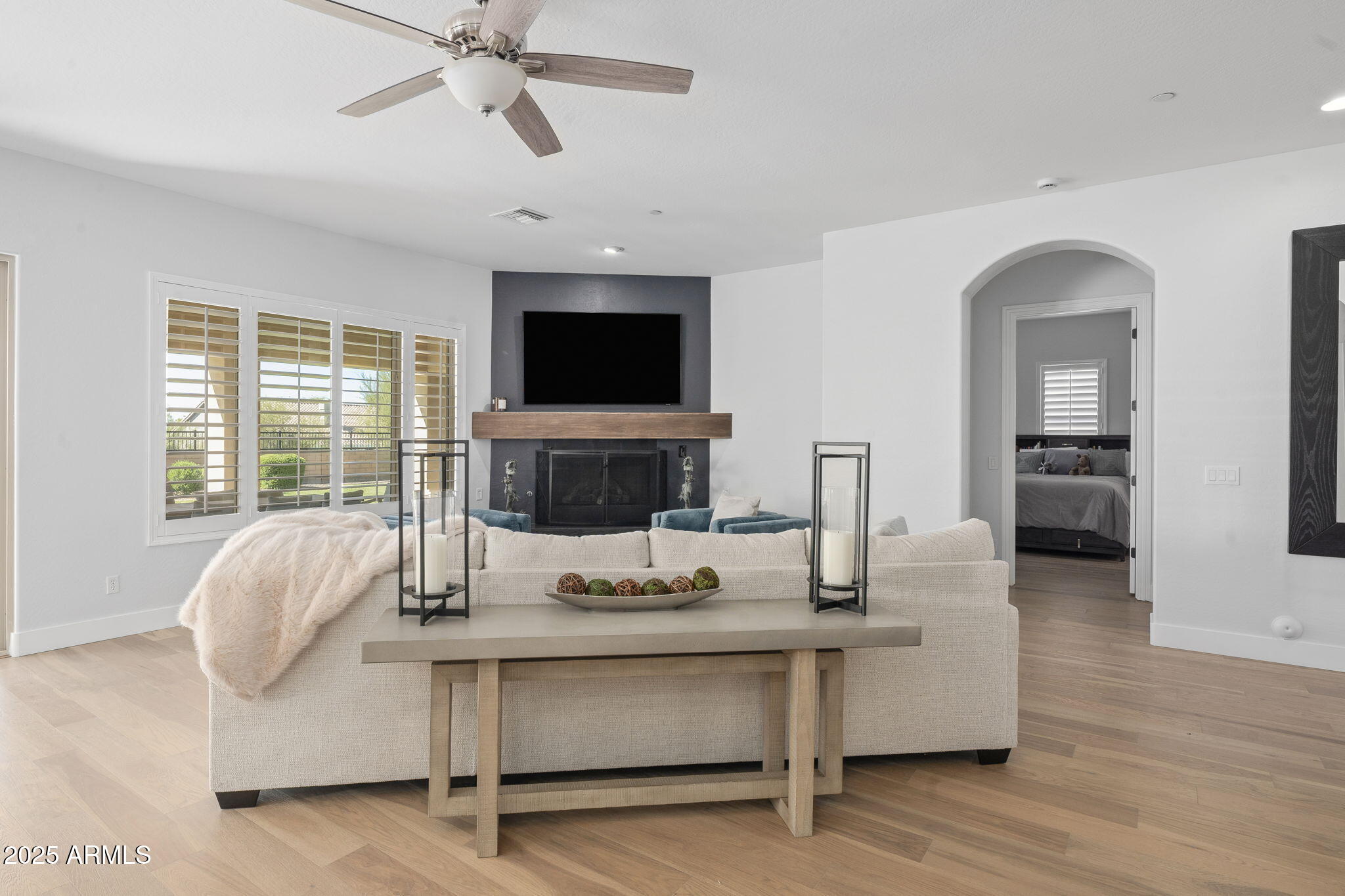 5216 E BARWICK Drive