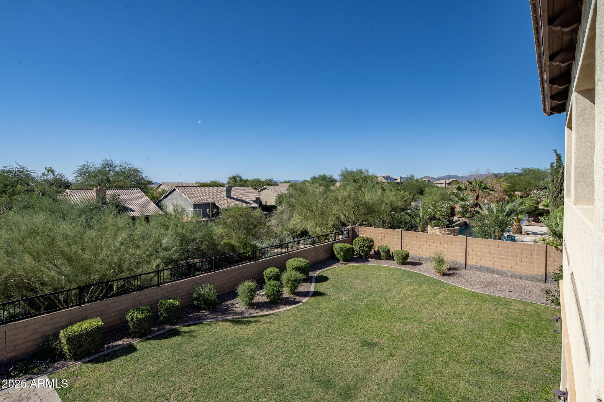 5216 E BARWICK Drive