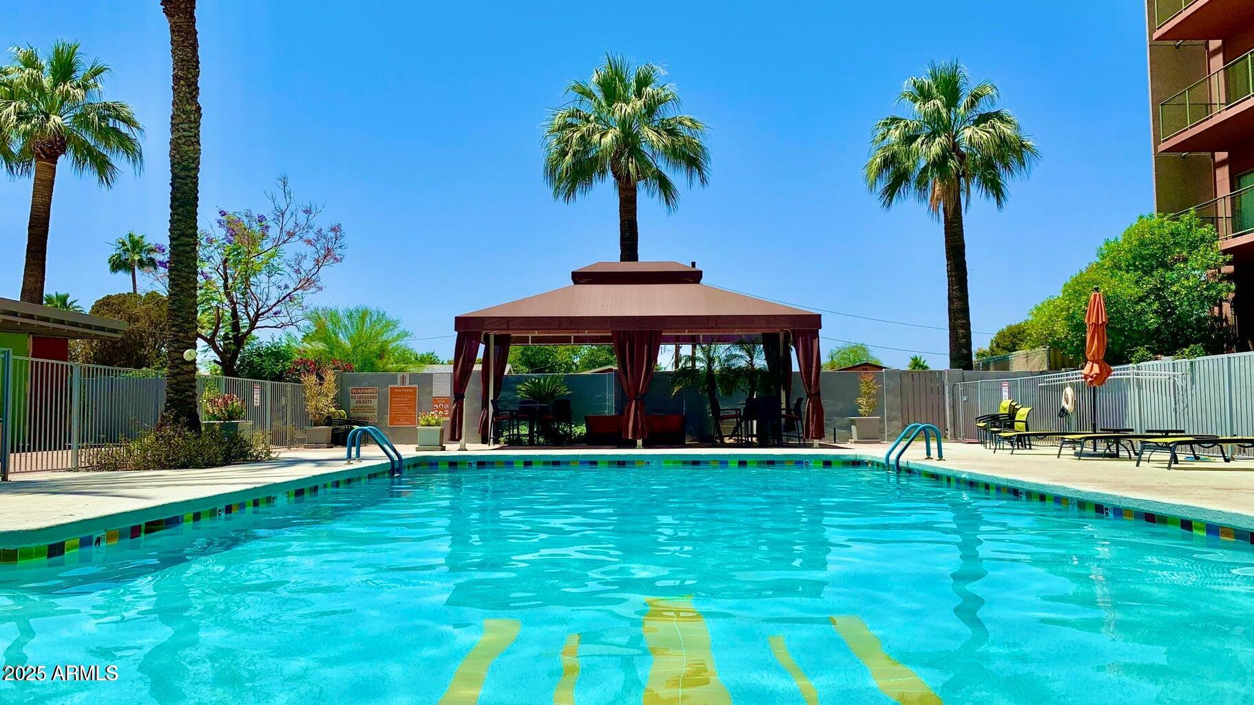 4750 N CENTRAL Avenue L8