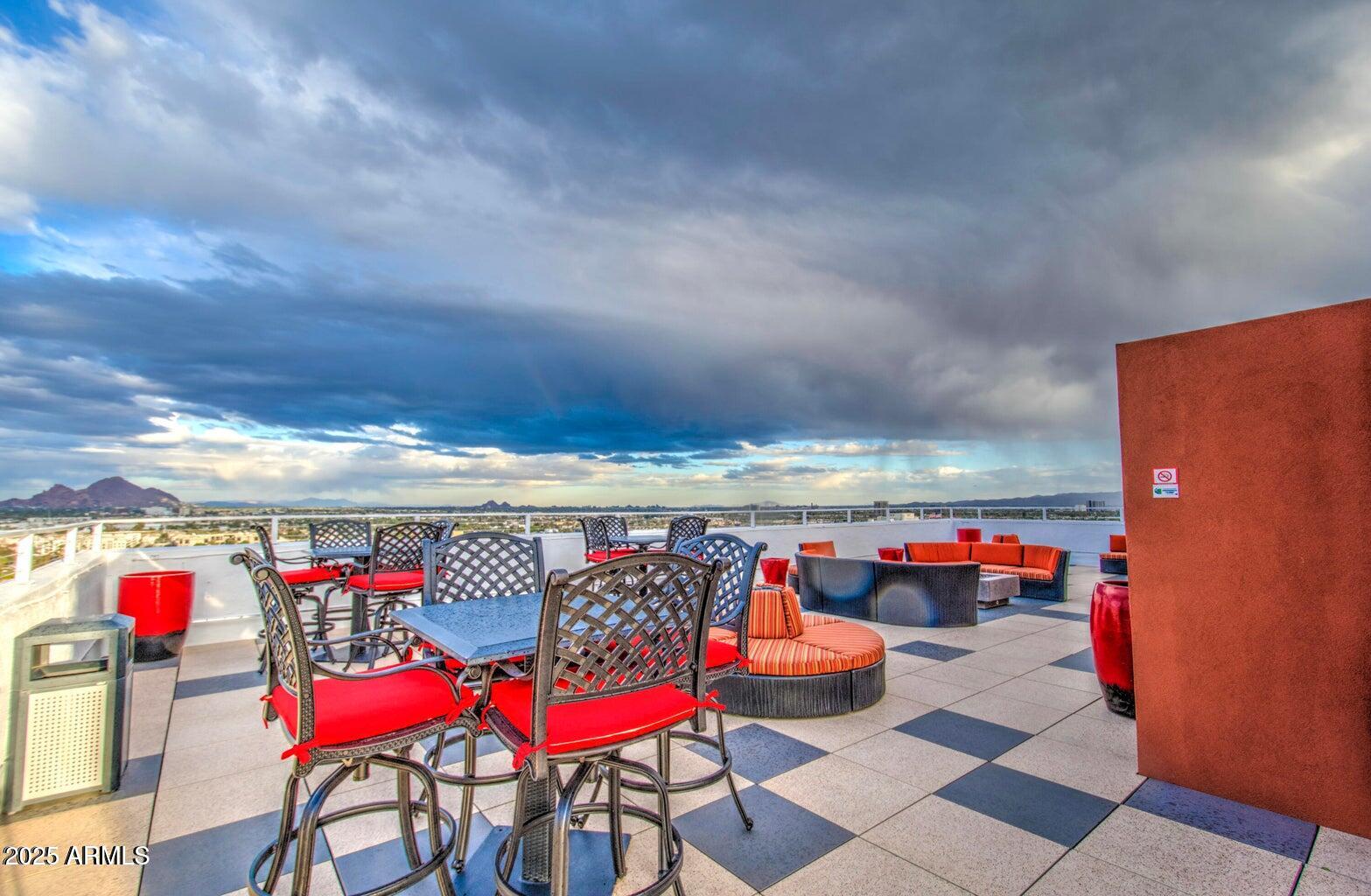 4750 N CENTRAL Avenue L8