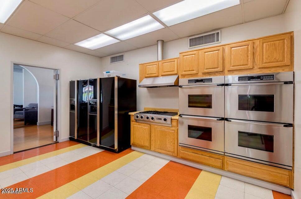 4750 N CENTRAL Avenue L8