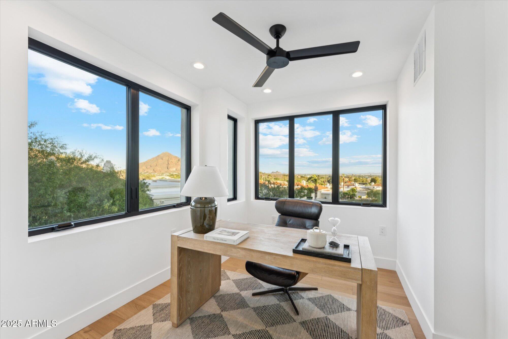 3800 E LINCOLN Drive, 54