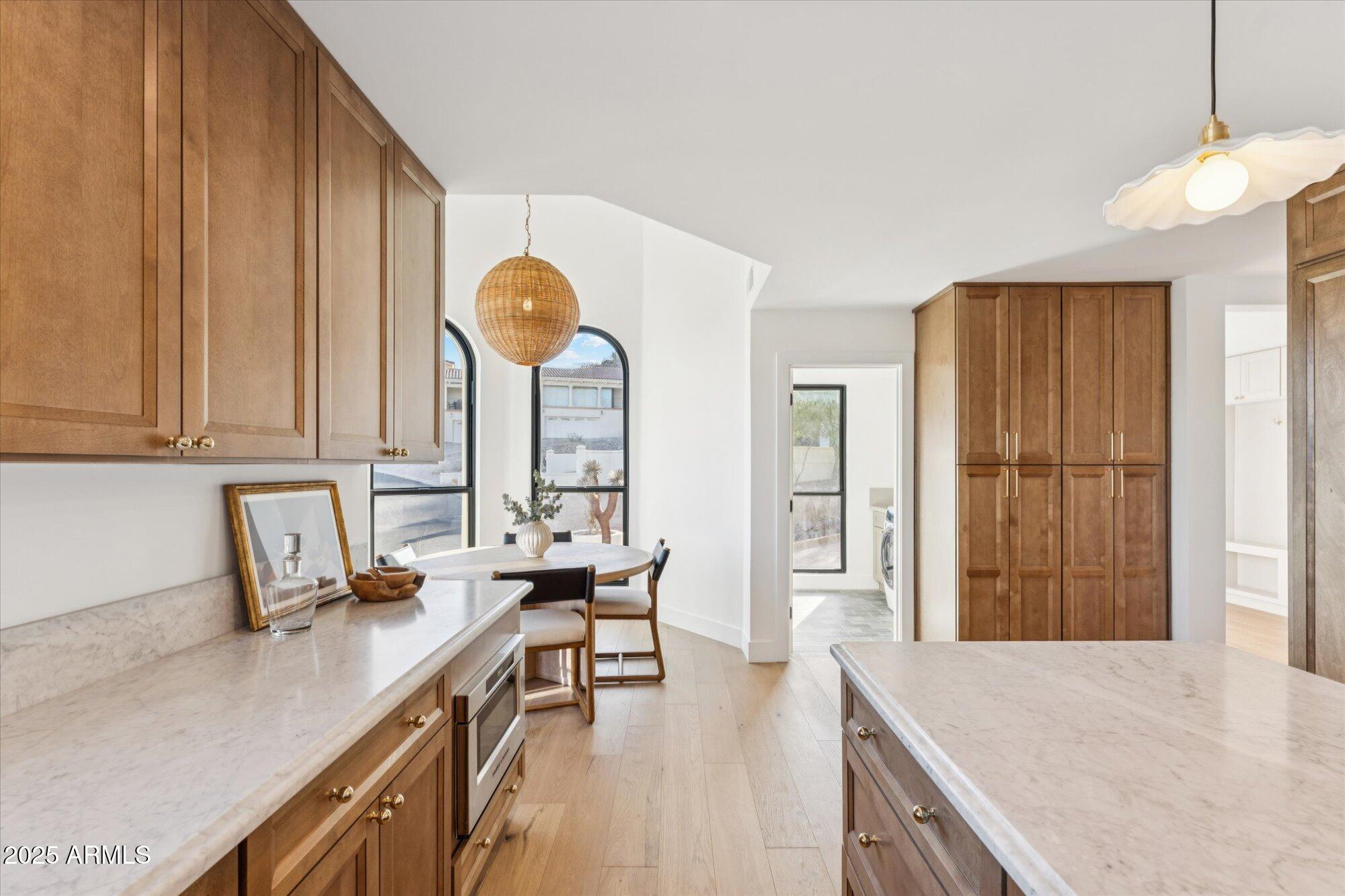 3800 E LINCOLN Drive, 54