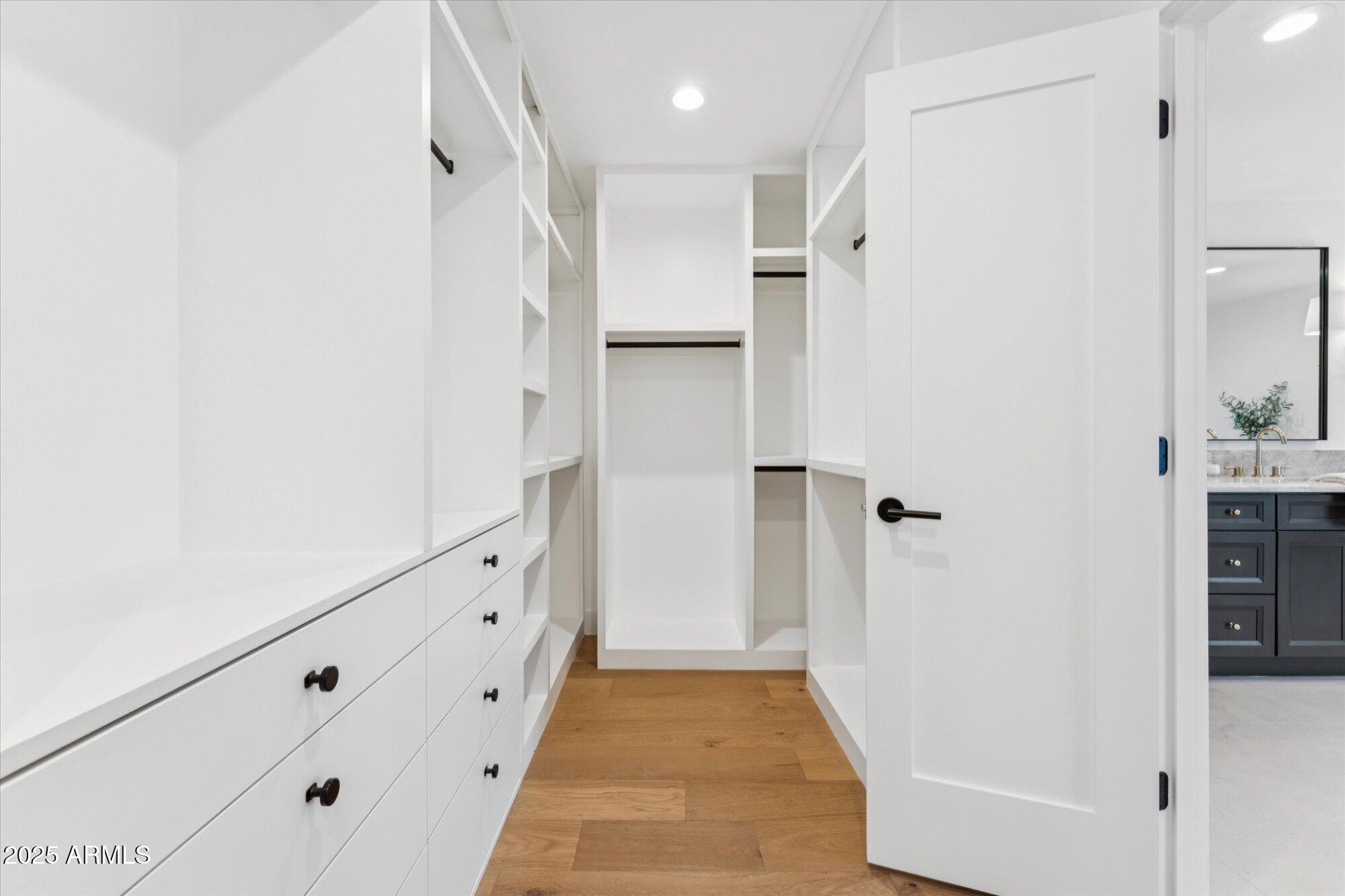 3800 E LINCOLN Drive, 54