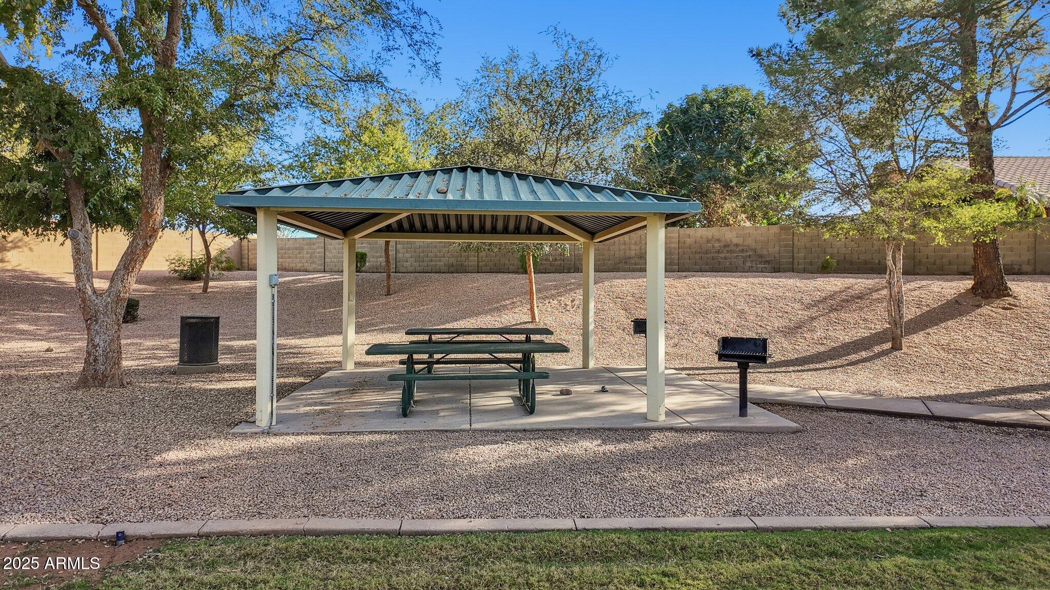 1467 E BOSTON Street