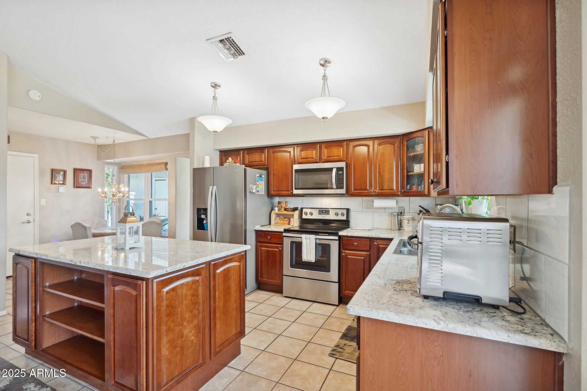 1467 E BOSTON Street