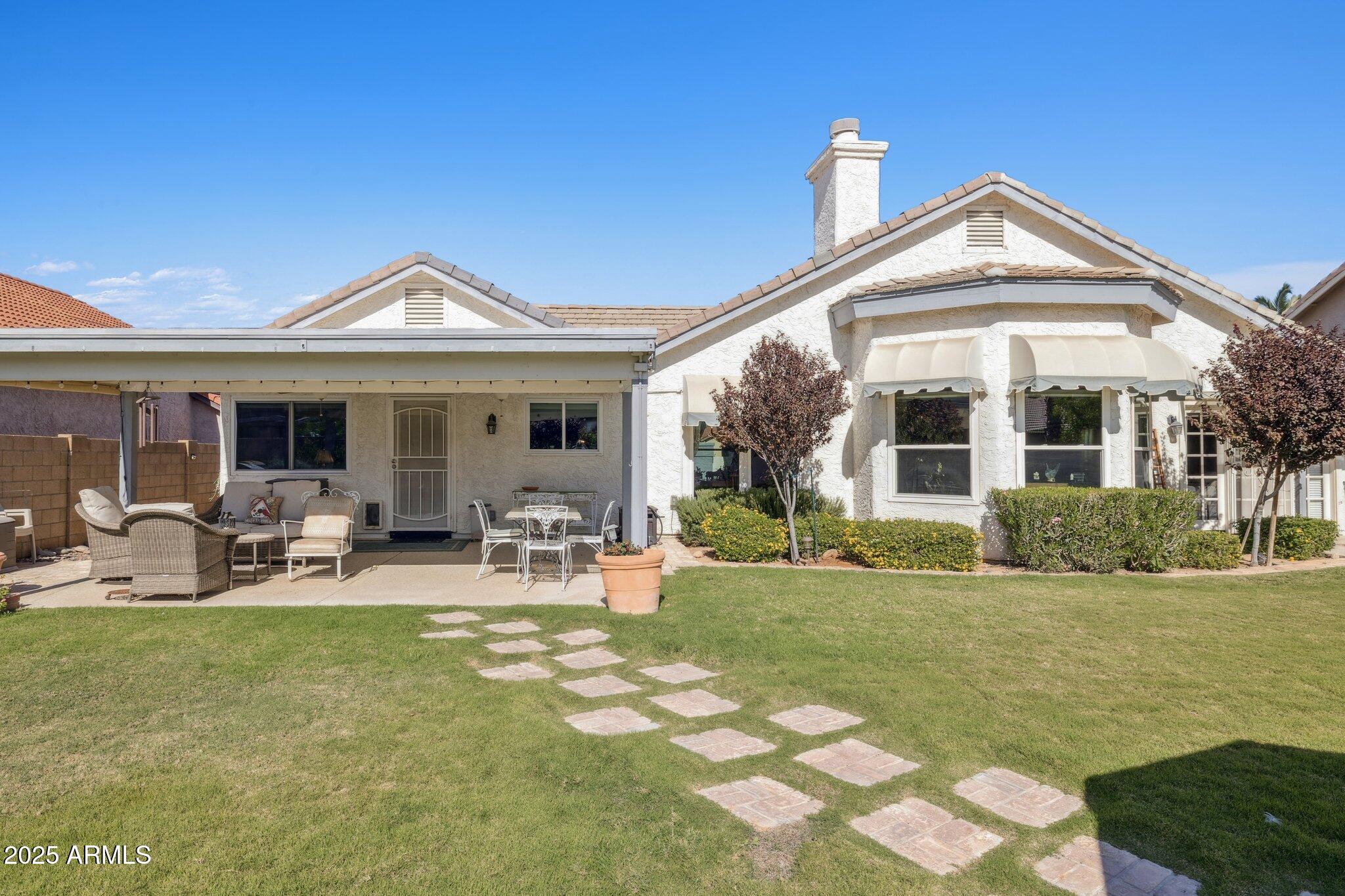 1467 E BOSTON Street