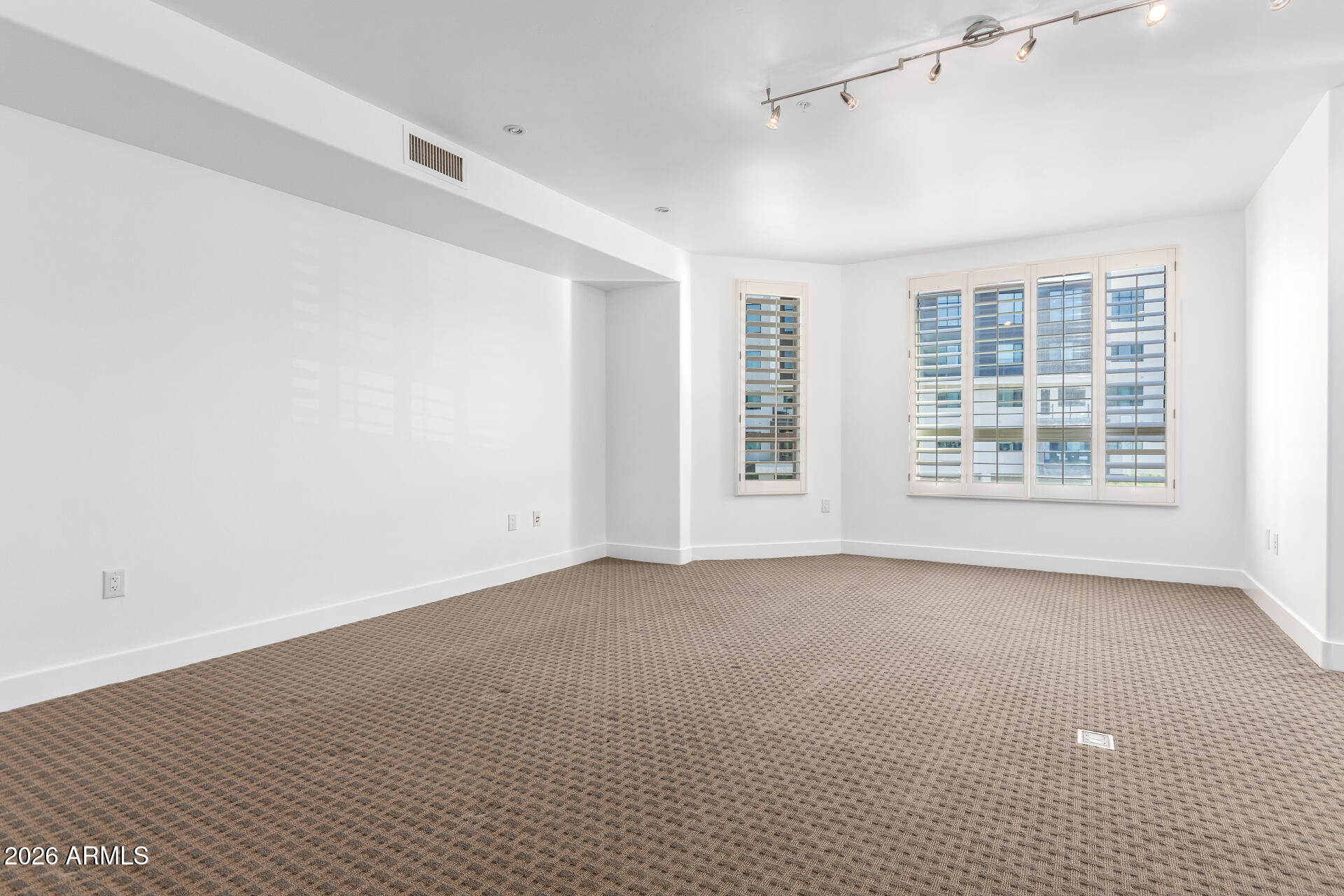 15802 N 71ST Street, 406