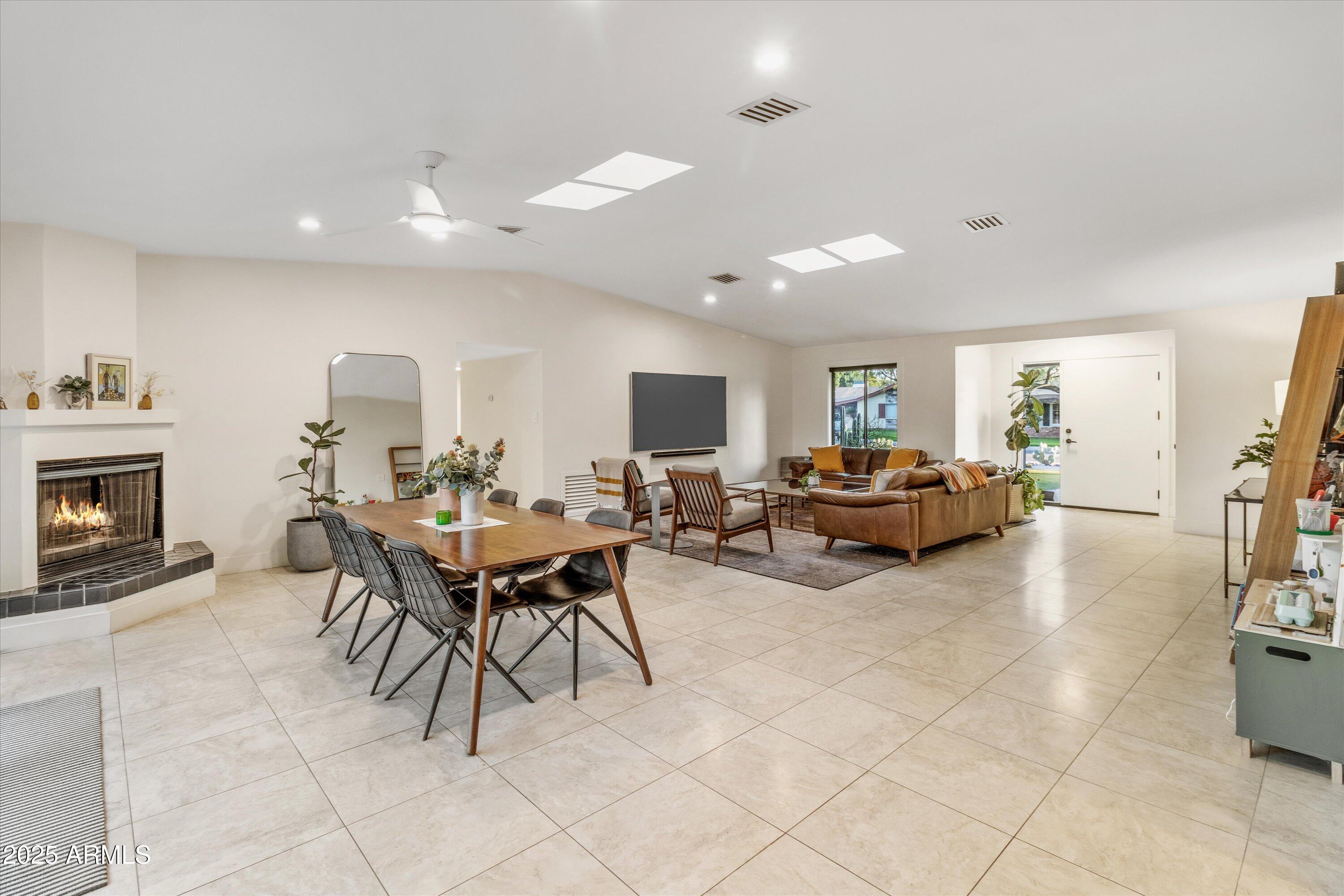 328 E WAGON WHEEL Drive