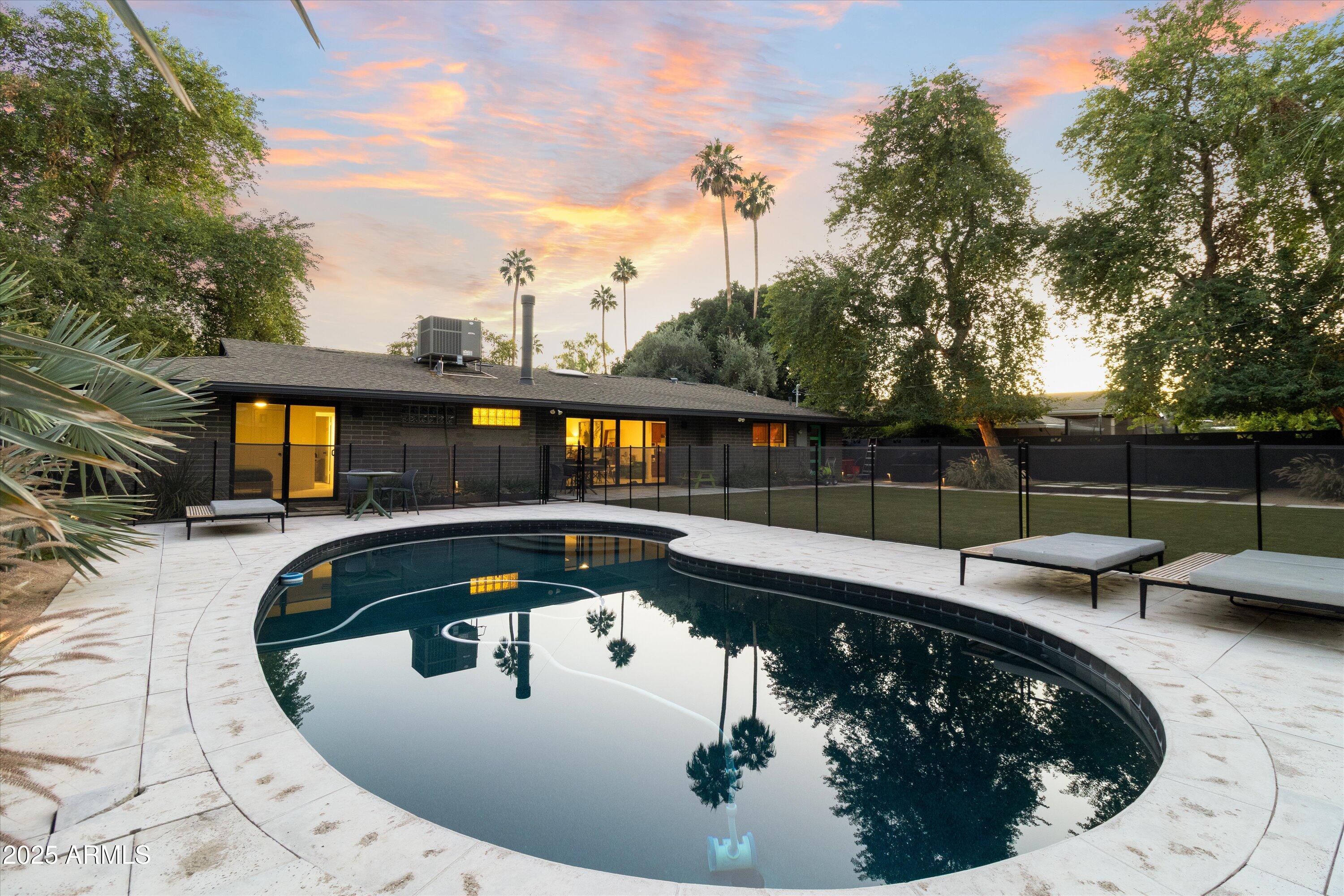 328 E WAGON WHEEL Drive