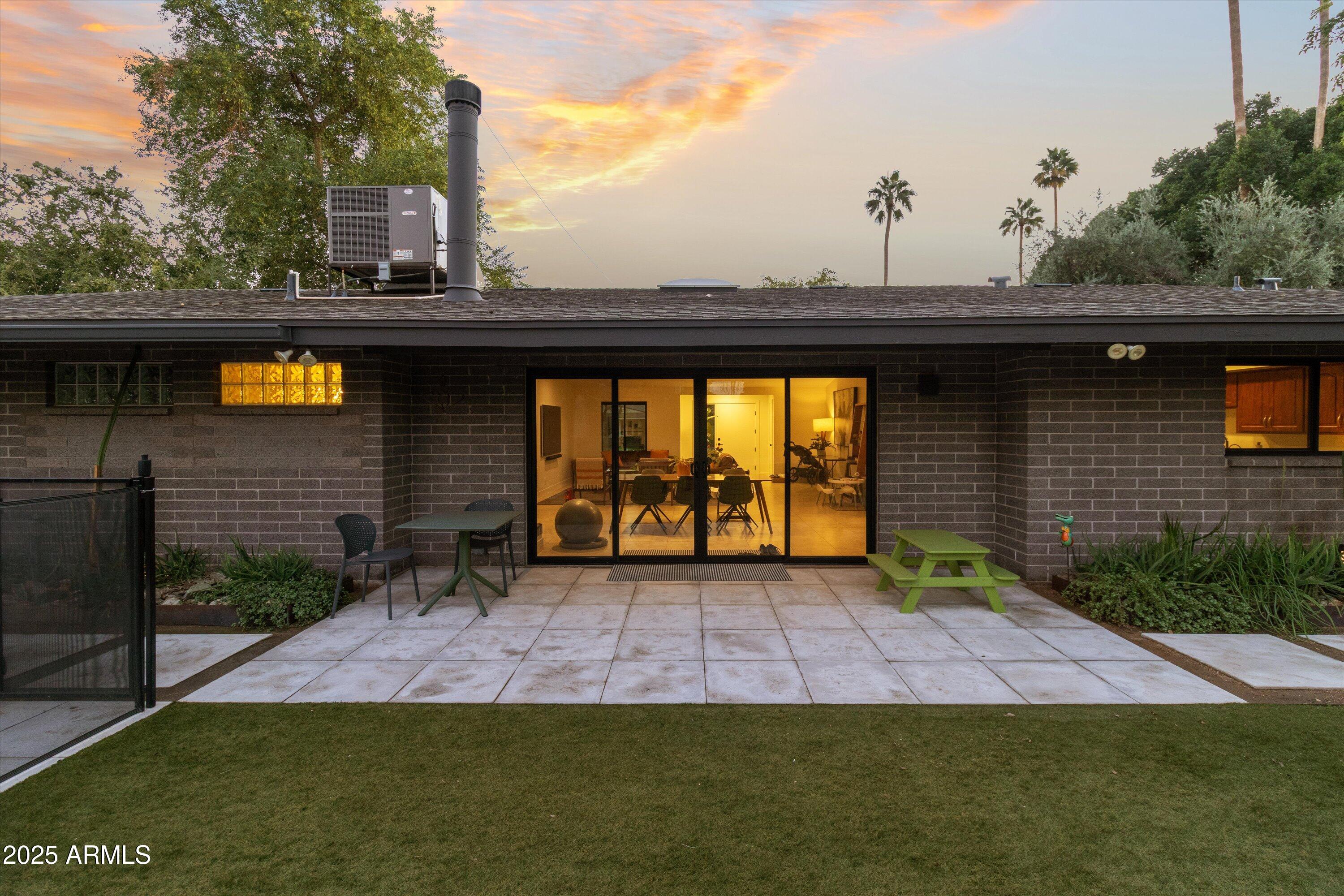 328 E WAGON WHEEL Drive